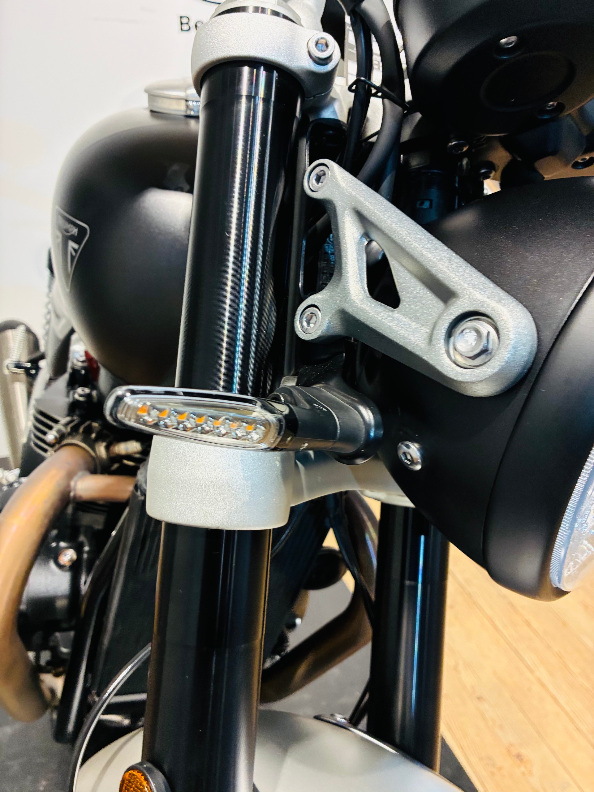 TRIUMPH Speed Twin 1200-image-8