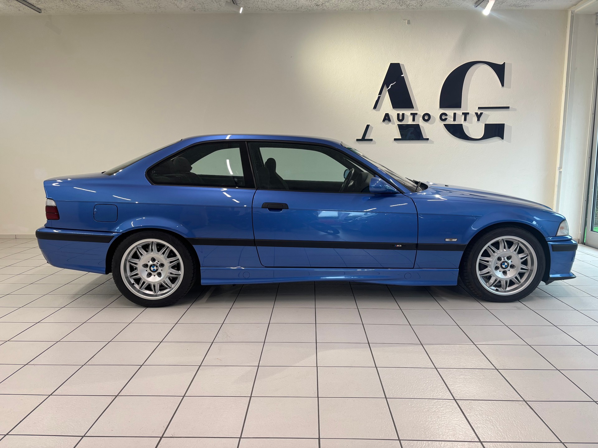 BMW M3 Coupé-image-1