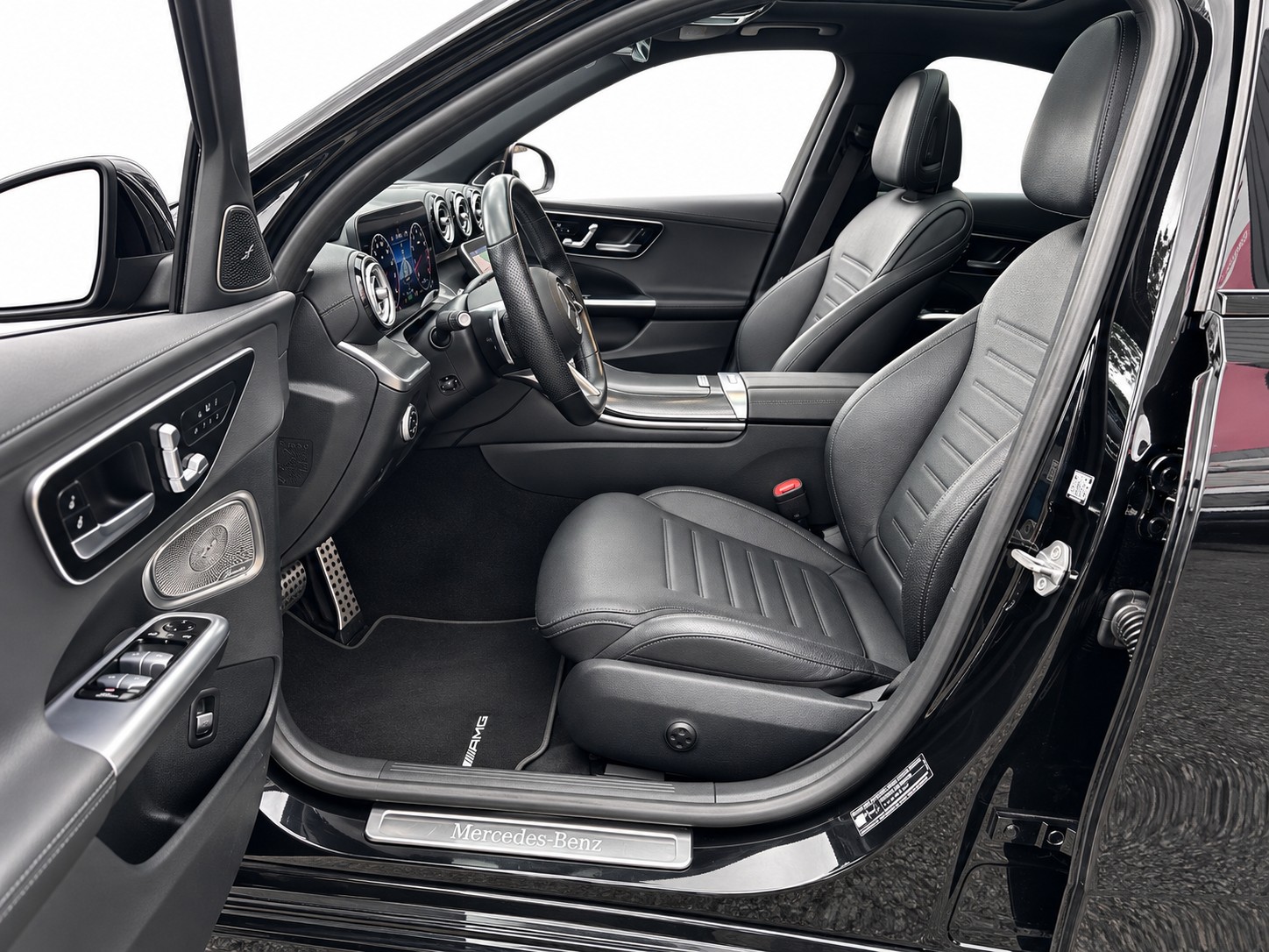 MERCEDES-BENZ C 300 AMG Line 4matic * Panorama * Pack Sport Black * Fahrassistenz Plus CH FAHRZEUG *-image-14