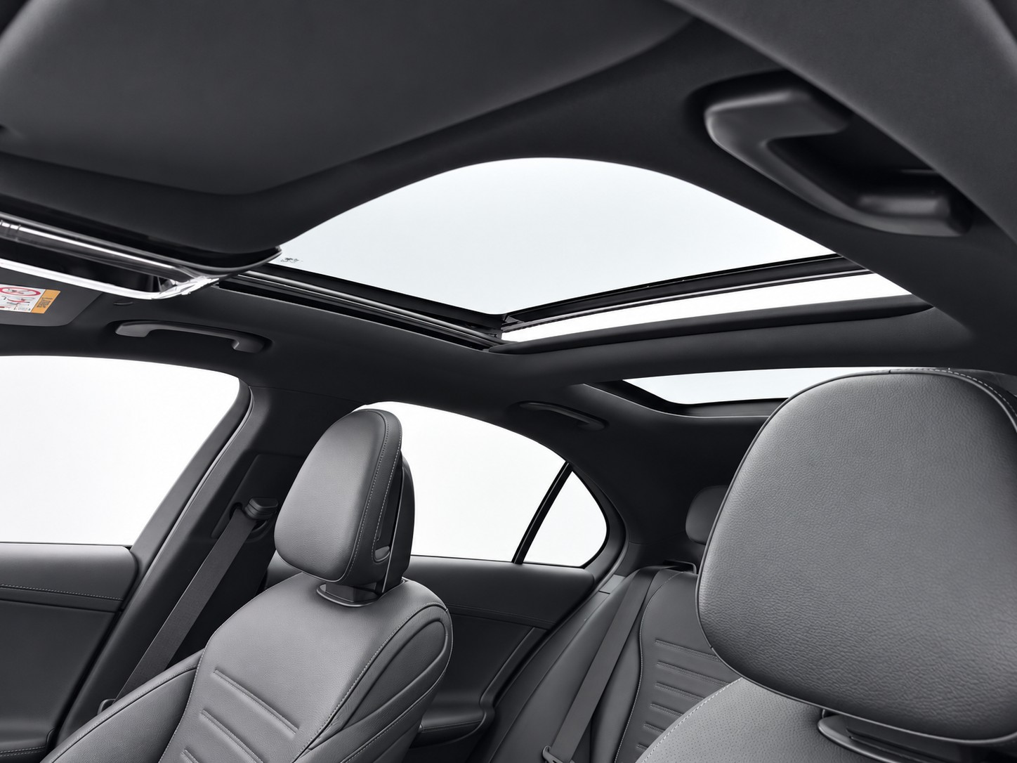 MERCEDES-BENZ C 300 AMG Line 4matic * Panorama * Pack Sport Black * Fahrassistenz Plus CH FAHRZEUG *-image-10