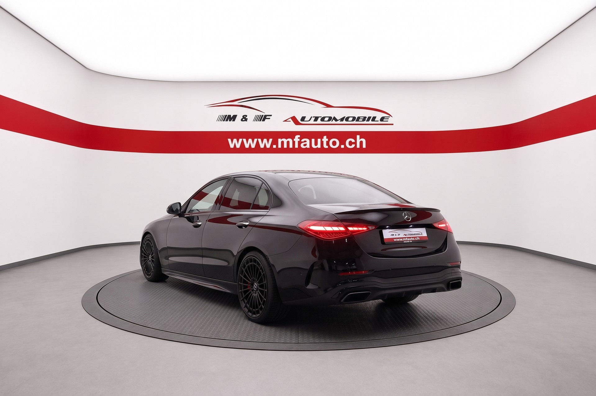 MERCEDES-BENZ C 300 AMG Line 4matic * Panorama * Pack Sport Black * Fahrassistenz Plus CH FAHRZEUG *-image-4