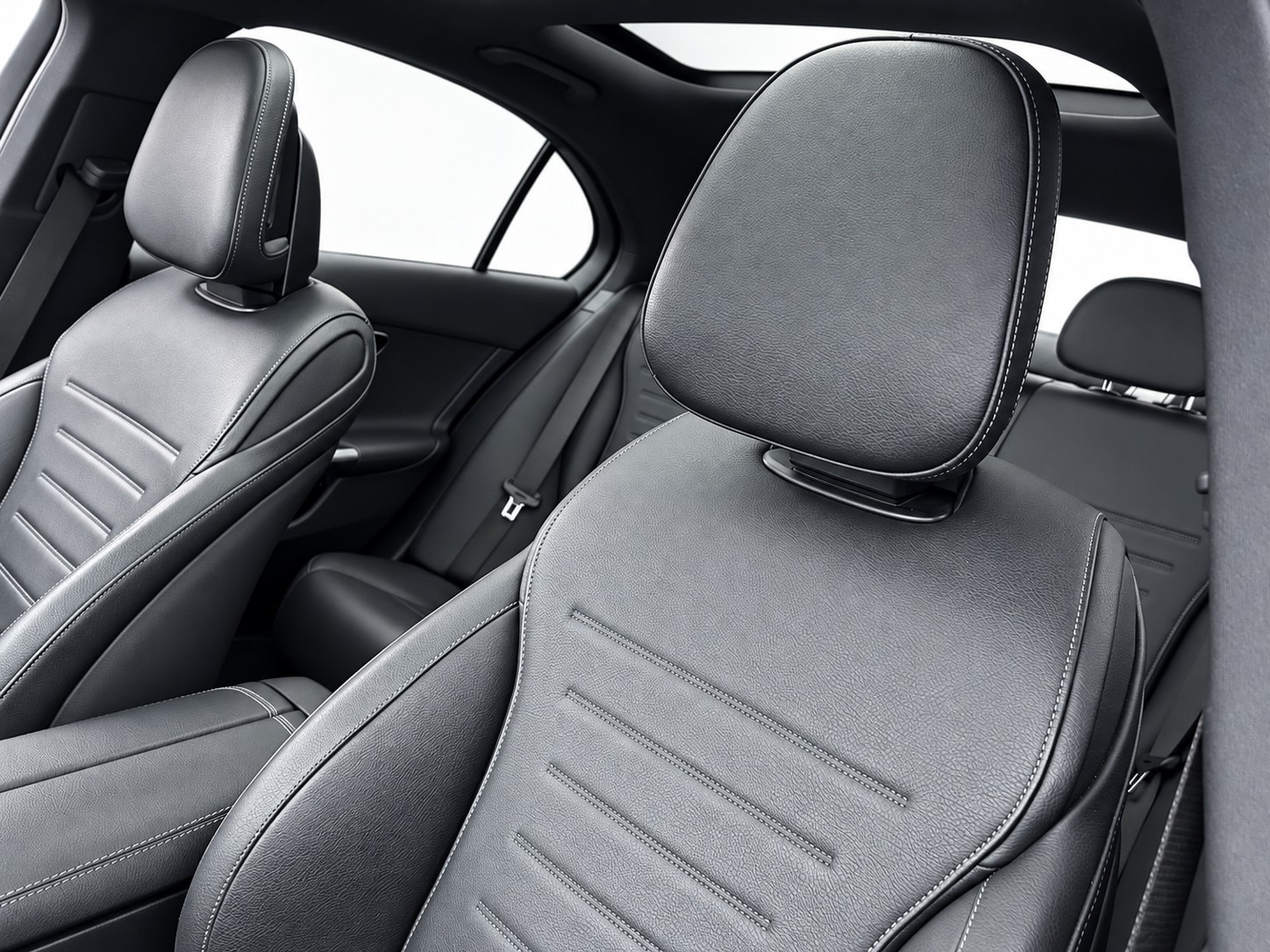 MERCEDES-BENZ C 300 AMG Line 4matic * Panorama * Pack Sport Black * Fahrassistenz Plus CH FAHRZEUG *-image-8