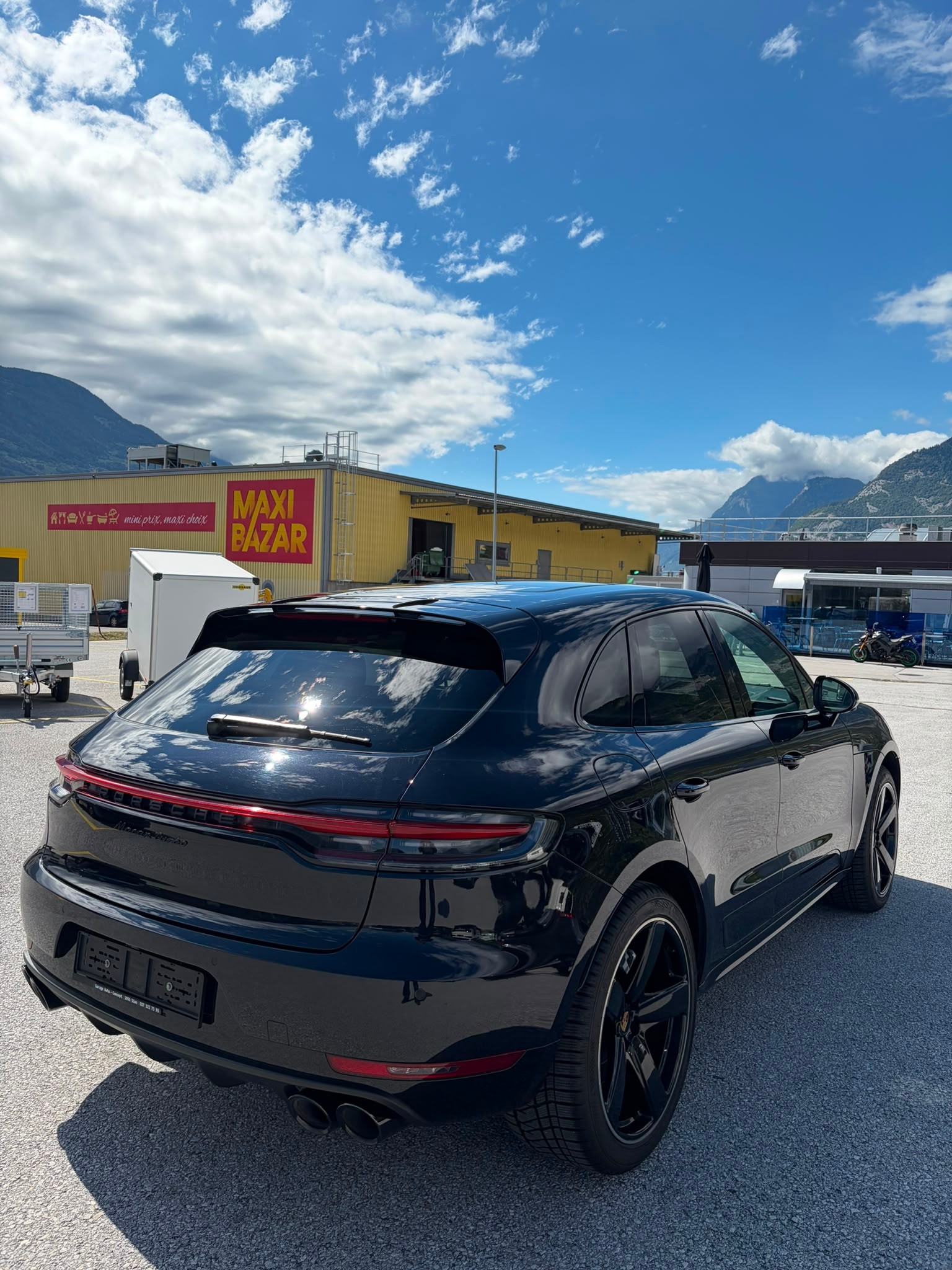 PORSCHE Macan Turbo PDK-showroom-element-3