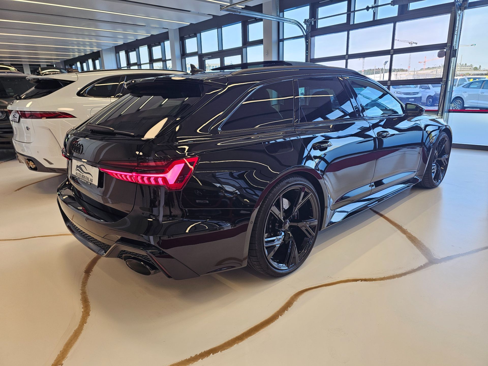 AUDI RS6 Avant 4.0 TFSI V8 quattro-image-4