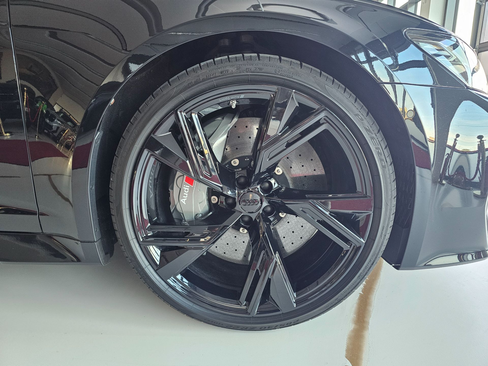 AUDI RS6 Avant 4.0 TFSI V8 quattro-image-29