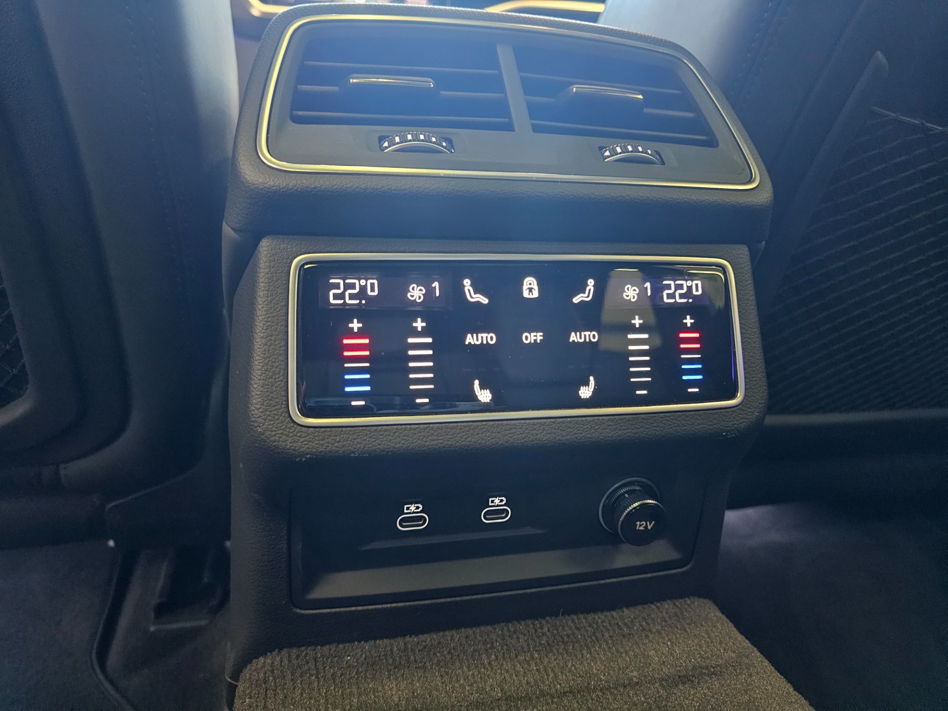 AUDI RS6 Avant 4.0 TFSI V8 quattro-image-19