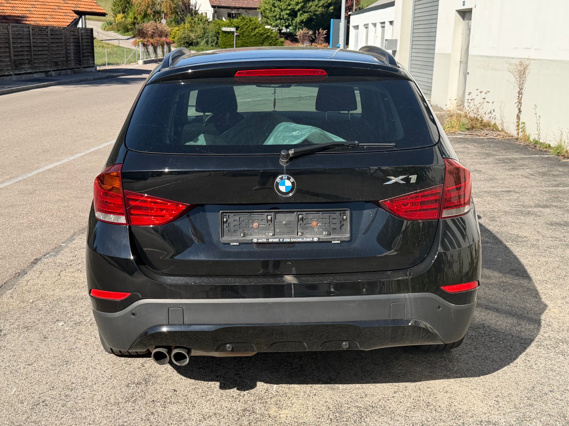 BMW X1 xDrive 20i-image-4