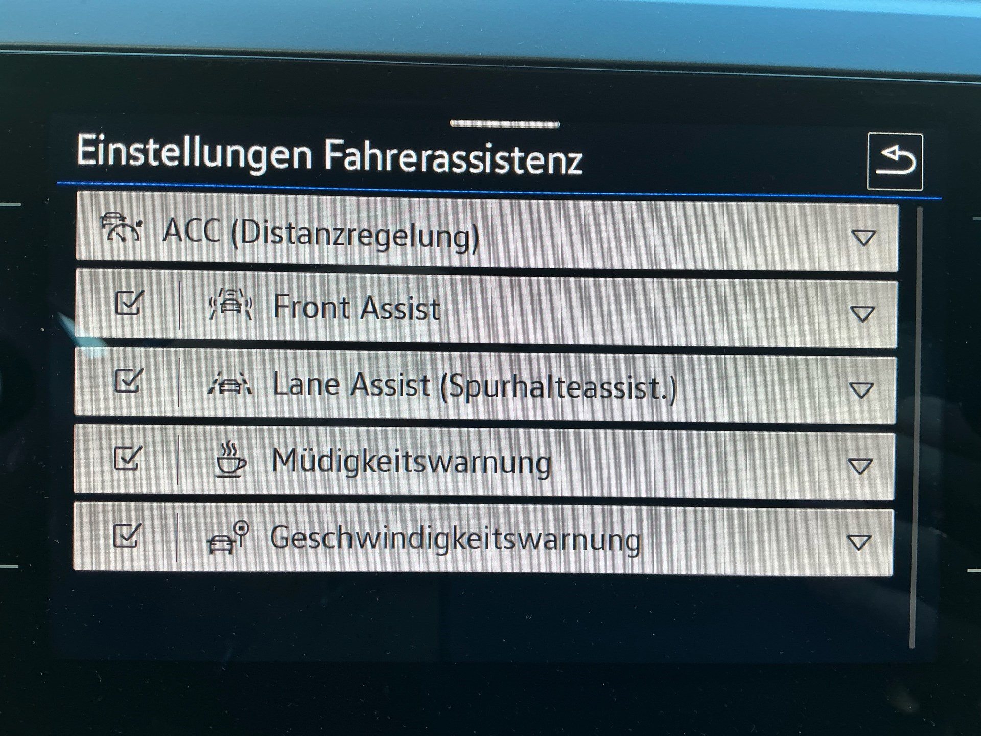 VW Taigo 1.5 TSI DSG R-LINE-image-18