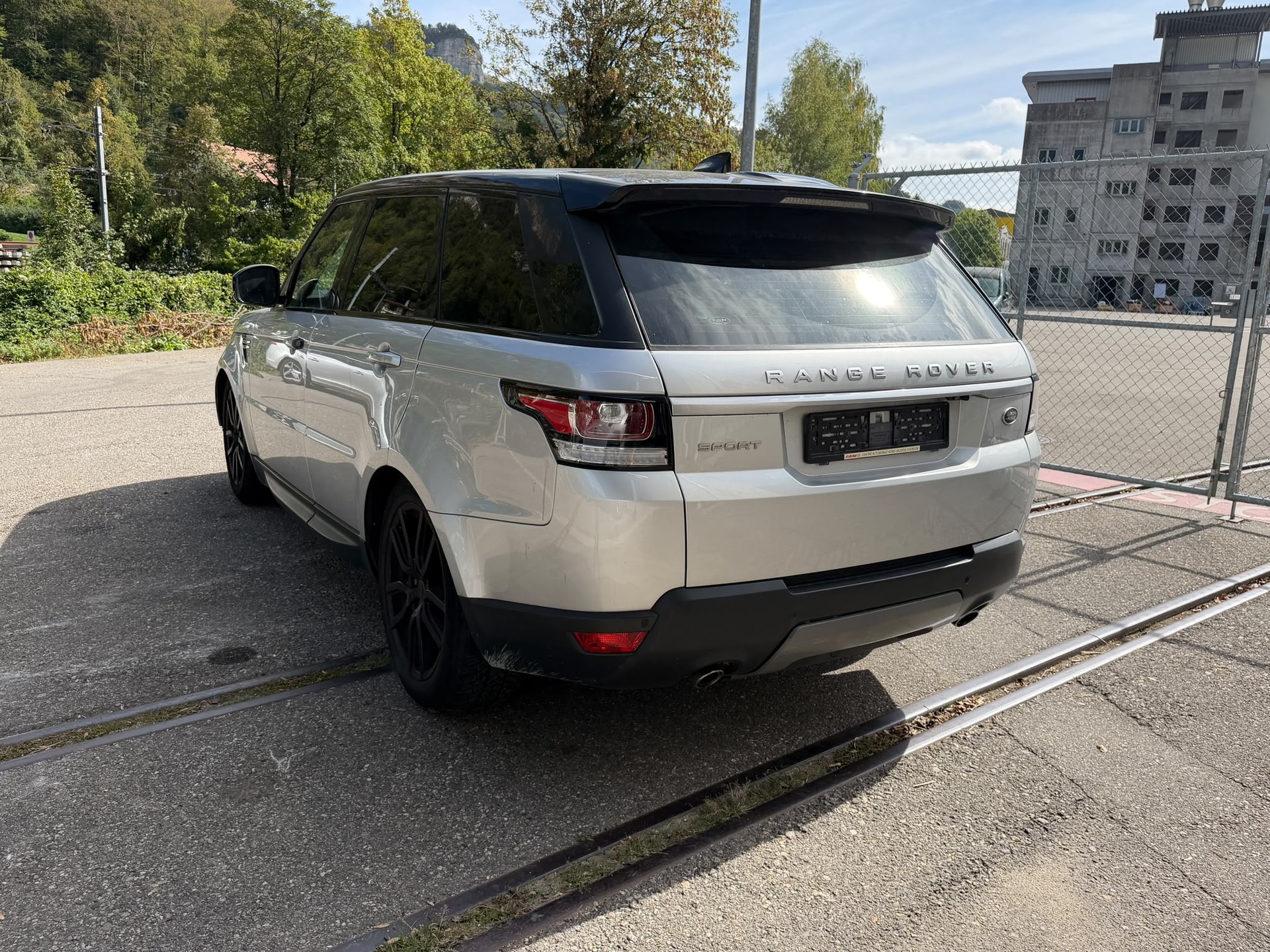 LAND ROVER Range Rover Sport 3.0 TDV6 HSE Automatic-showroom-element-3