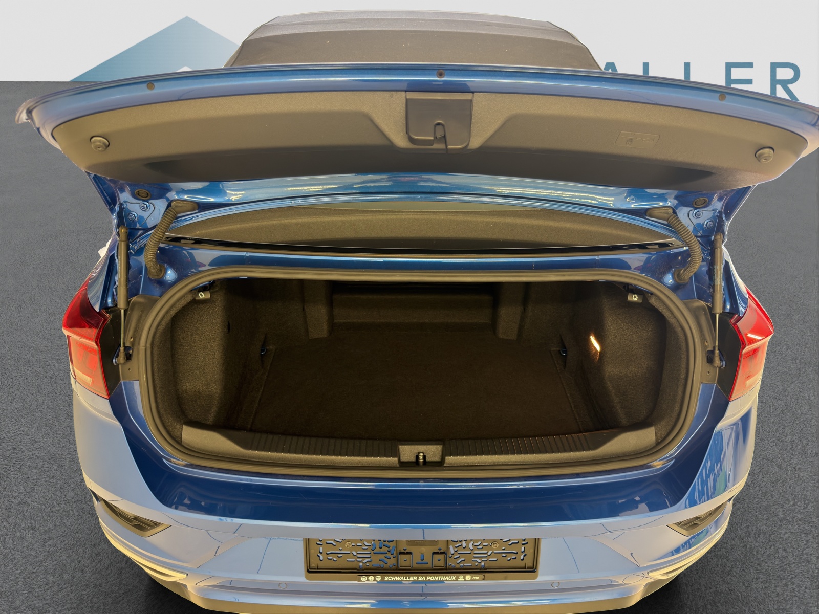 VW T-ROC Cabriolet 1.5 TSI R-image-6