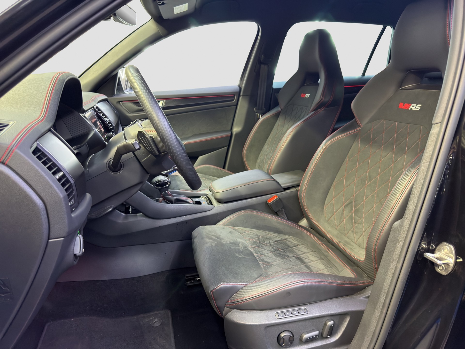 SKODA Kodiaq 2.0 TSI 4x4 RS-image-11