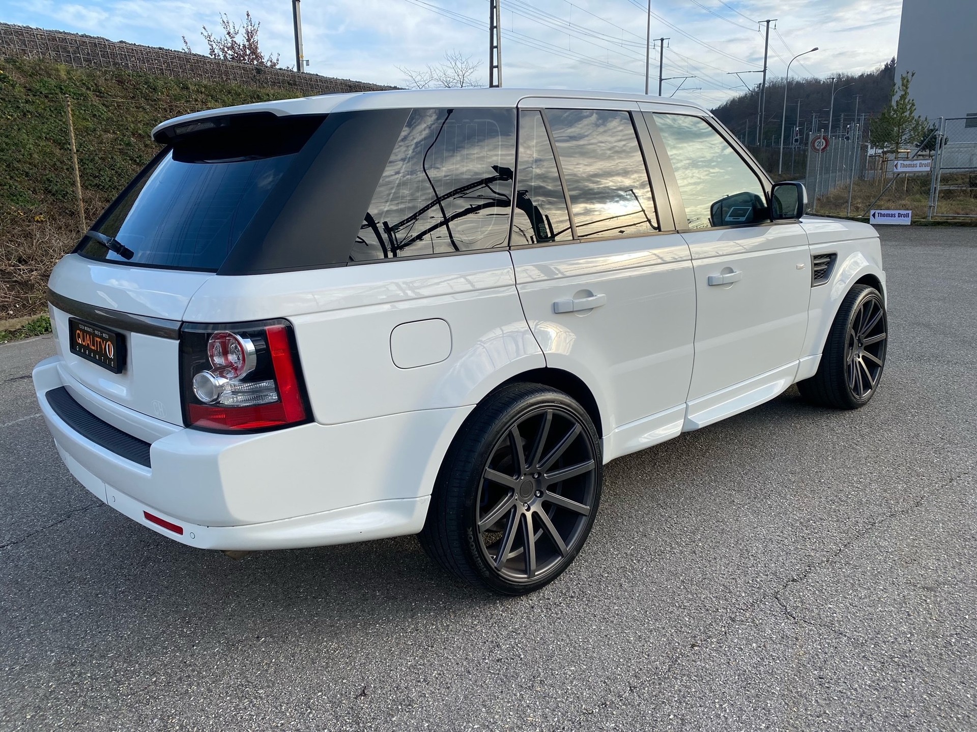 LAND ROVER Range Rover Sport 3.0 TDV6 HSE Automatic-showroom-element-2