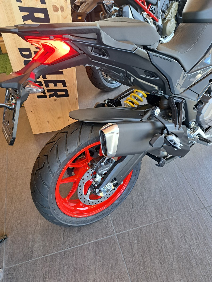 DUCATI Multistrada V2 S Touring-image-4