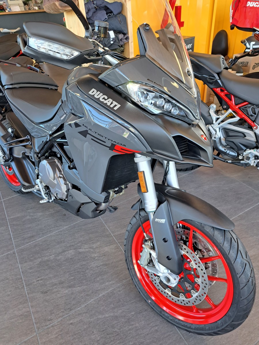 DUCATI Multistrada V2 S Touring-image-3