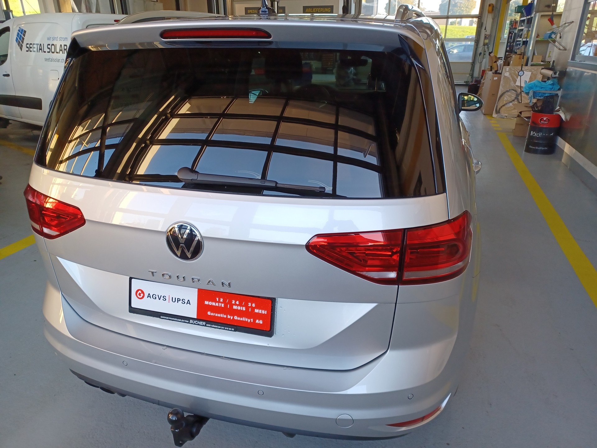 VW Touran 2.0 TDI BlueMotion Technology Highline DSG-image-2