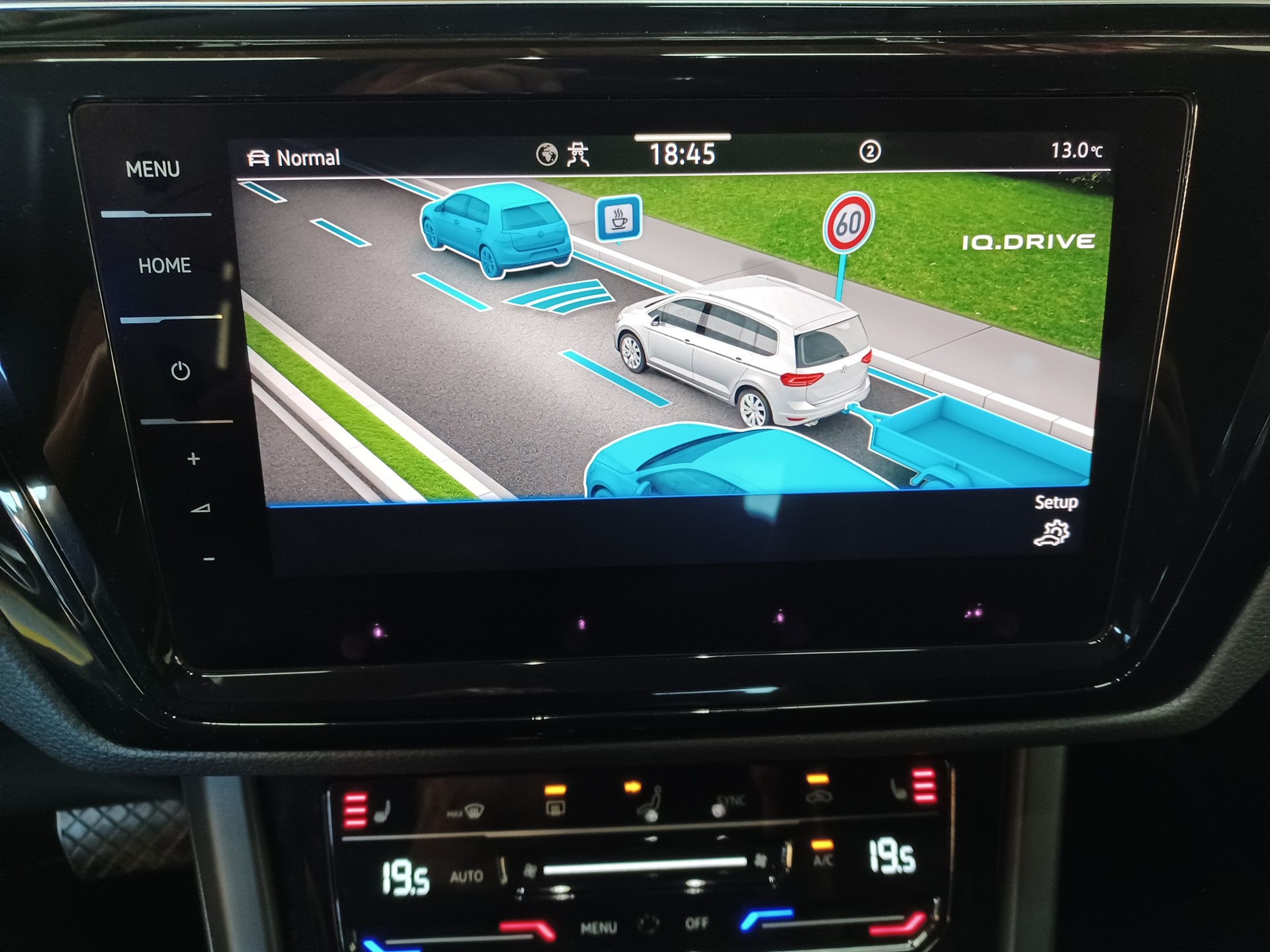 VW Touran 2.0 TDI BlueMotion Technology Highline DSG-image-10