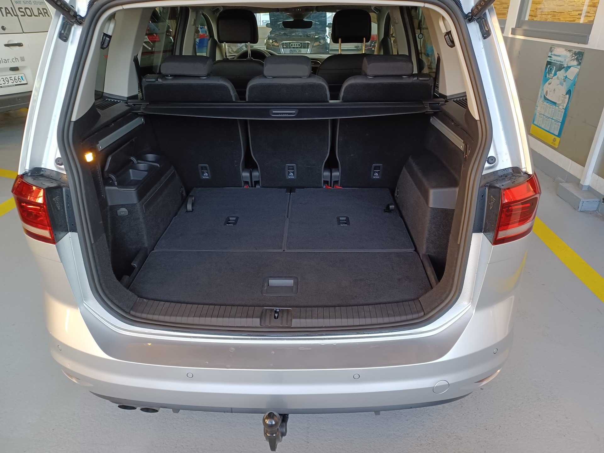 VW Touran 2.0 TDI BlueMotion Technology Highline DSG-image-3