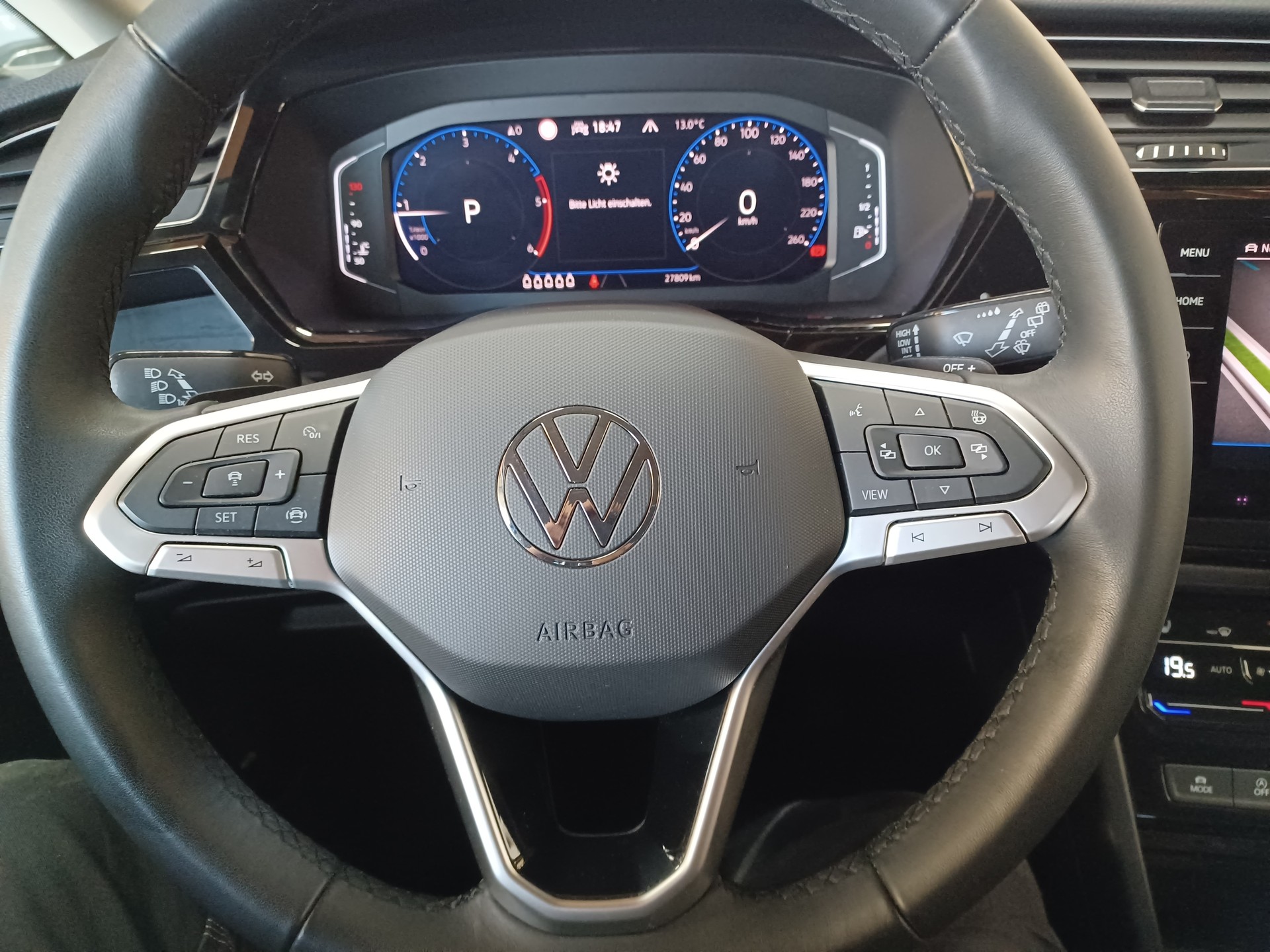 VW Touran 2.0 TDI BlueMotion Technology Highline DSG-image-12