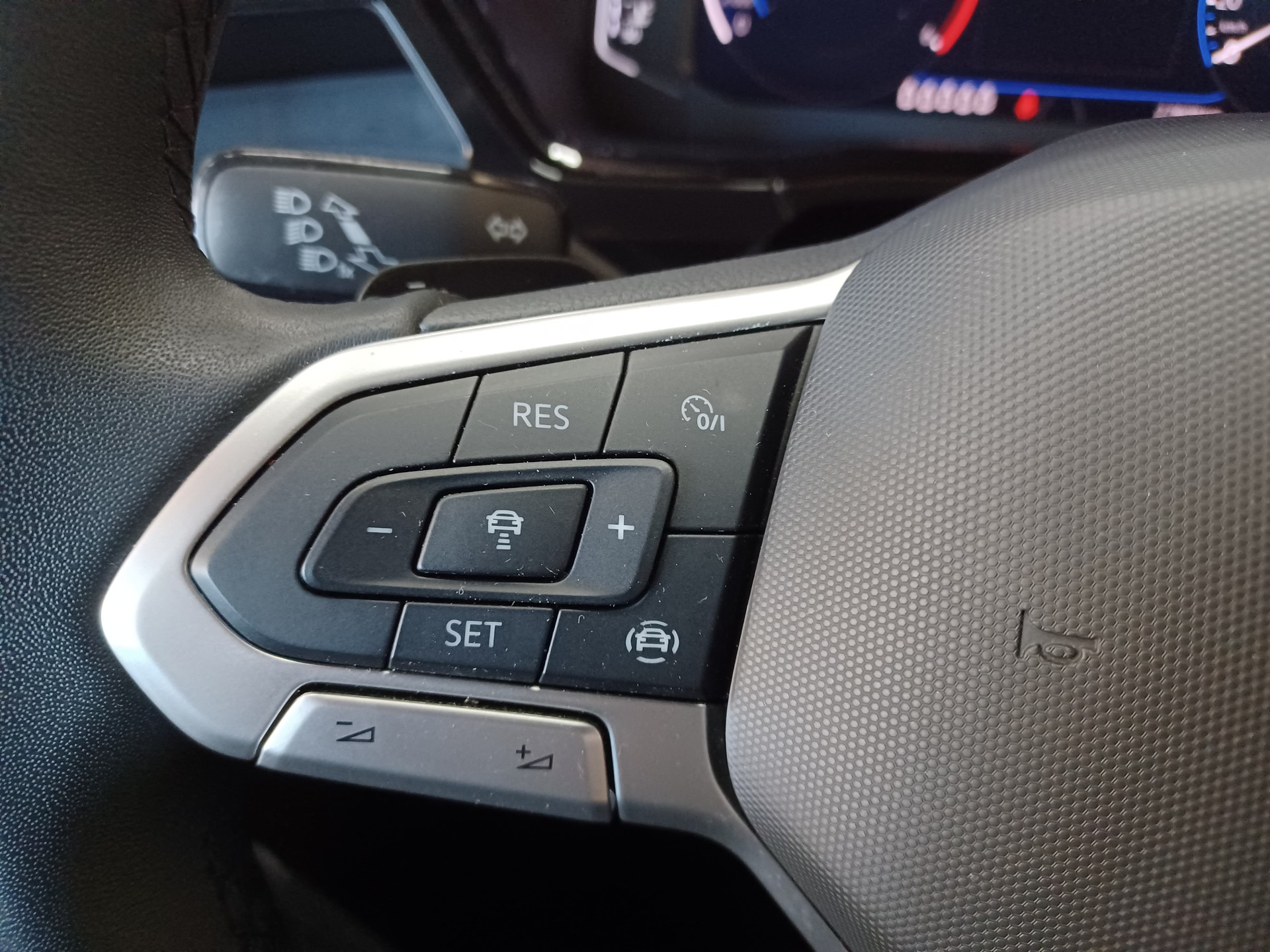VW Touran 2.0 TDI BlueMotion Technology Highline DSG-image-14
