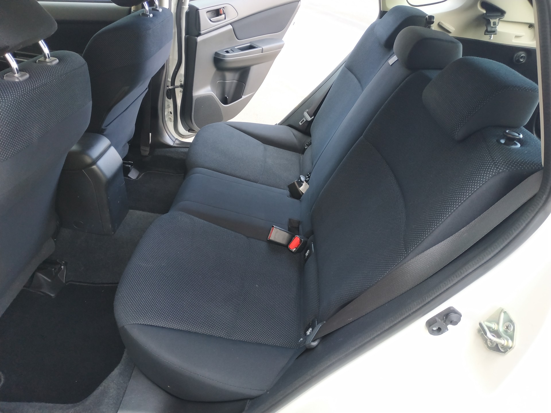 SUBARU Impreza 1.6 Swiss one CVT-image-13