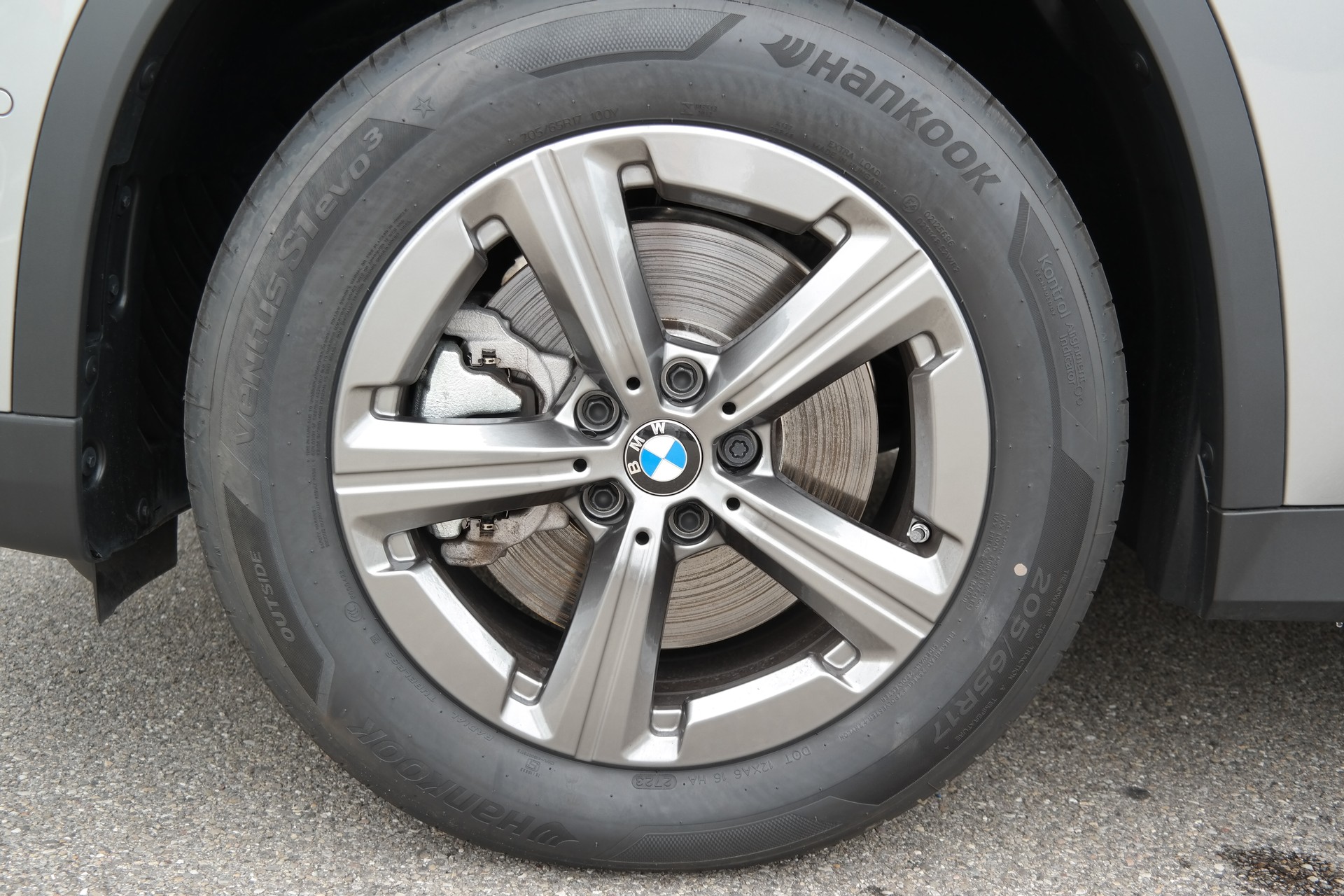 BMW X1 xDrive 23i 48V-image-17