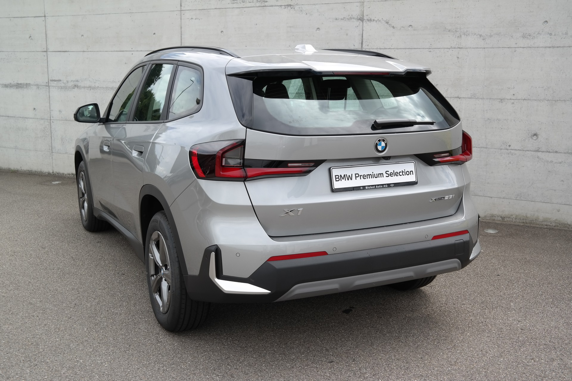 BMW X1 xDrive 23i 48V-image-4