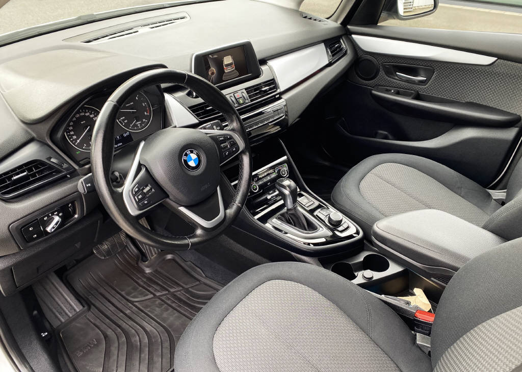 BMW 218d xDrive Gran Tourer-image-4