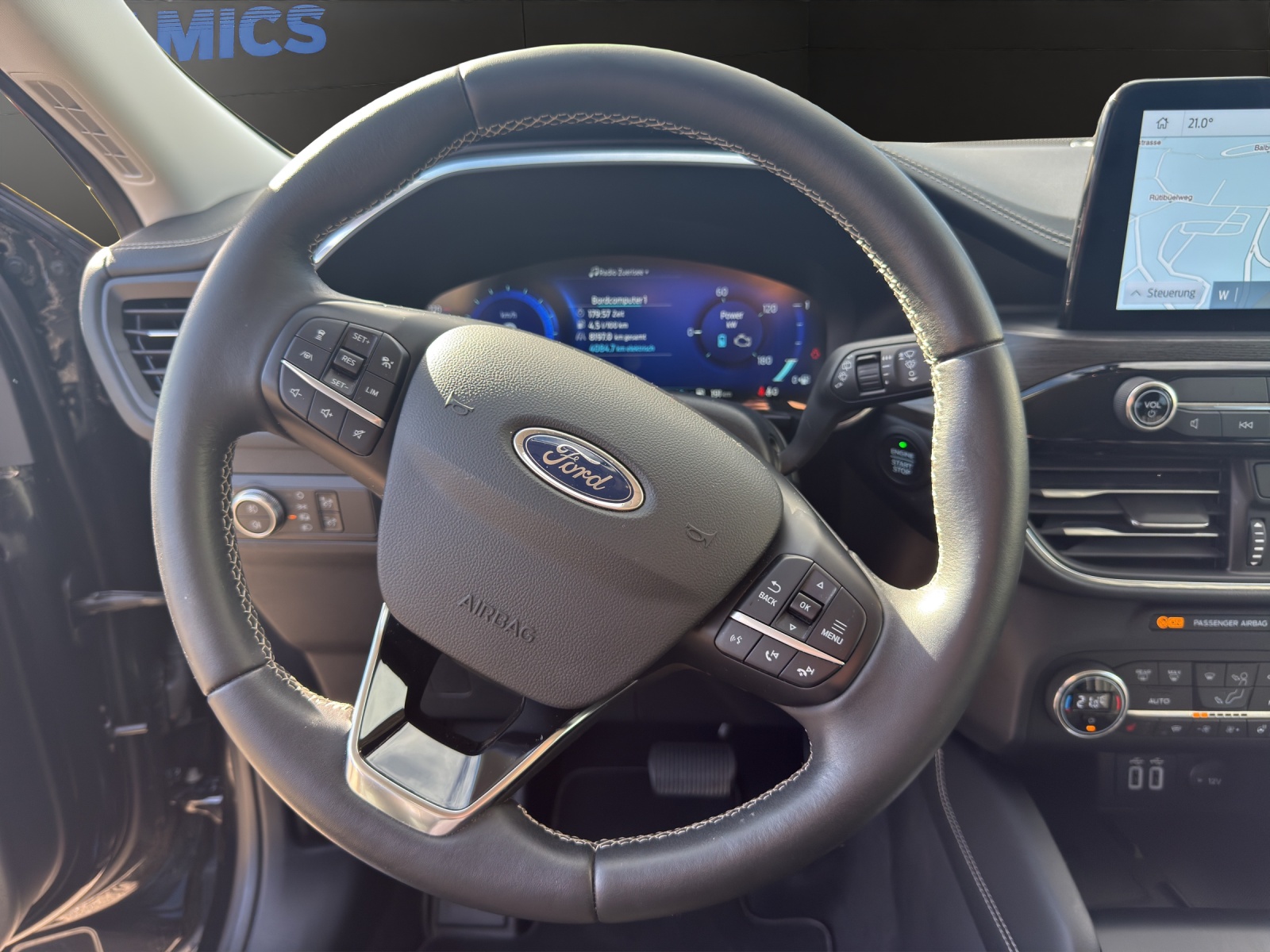 FORD Kuga 2.5 Plug-in Hybrid Vignale-image-10