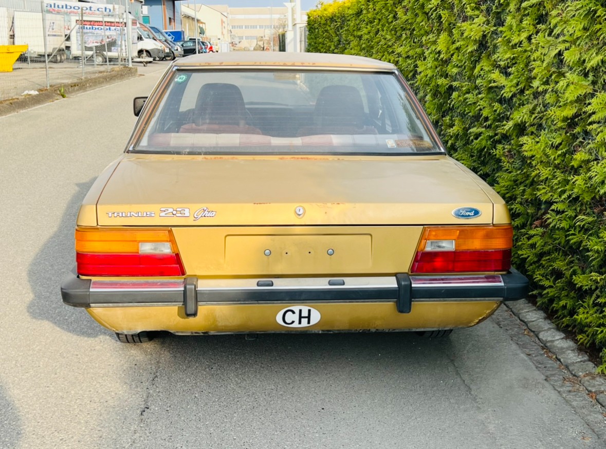 FORD 2300 V6 Ghia-image-5