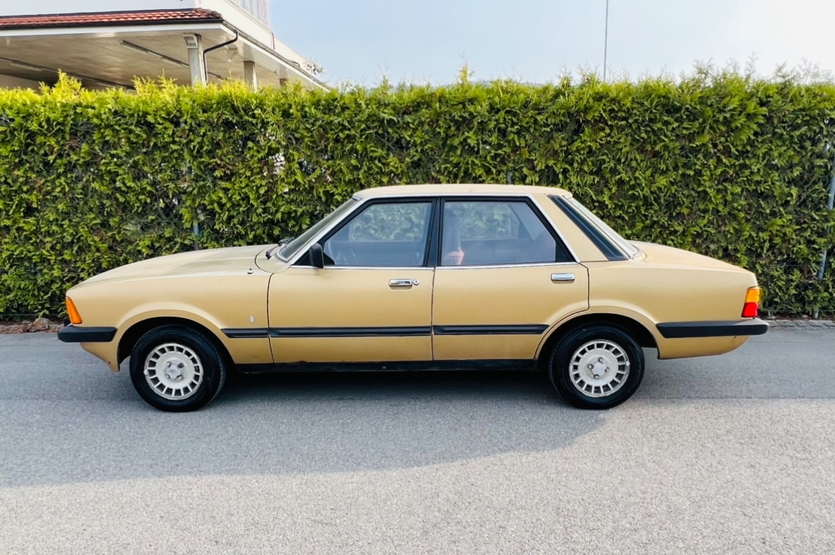FORD 2300 V6 Ghia-image-6