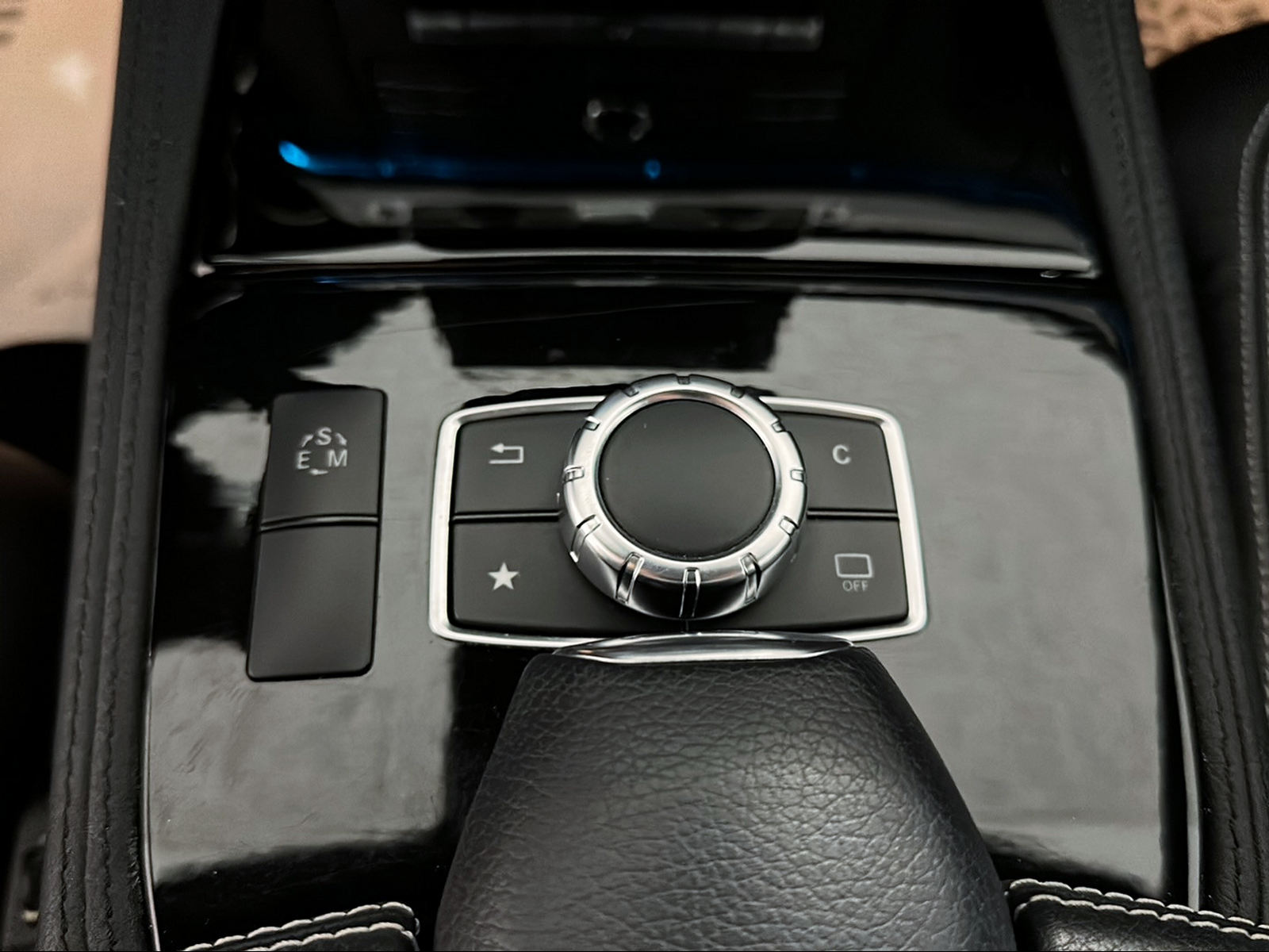 MERCEDES-BENZ CLS Shooting Brake 350 d 4Matic 9G-Tronic-image-21