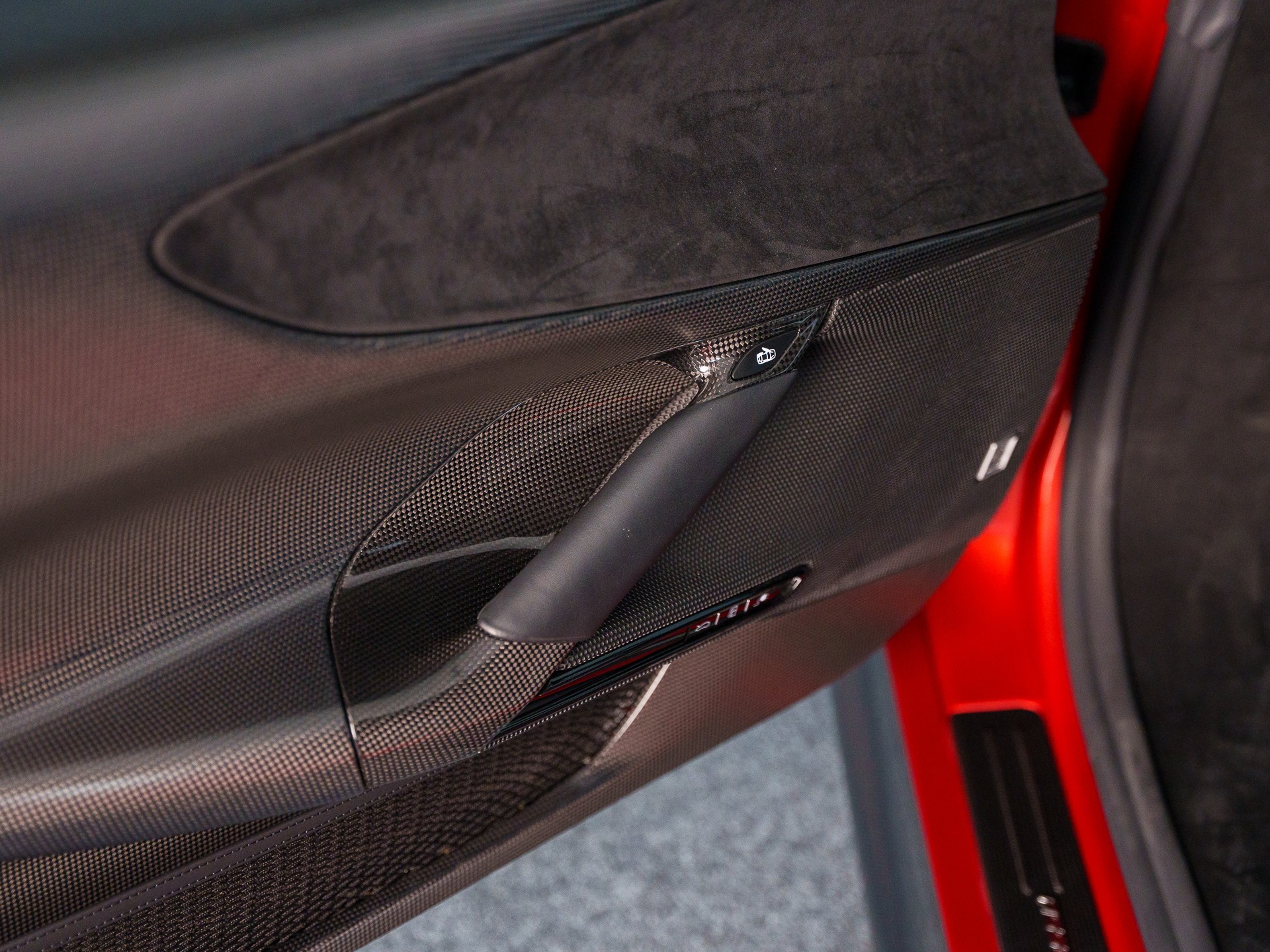 FERRARI SF90 Stradale-image-12