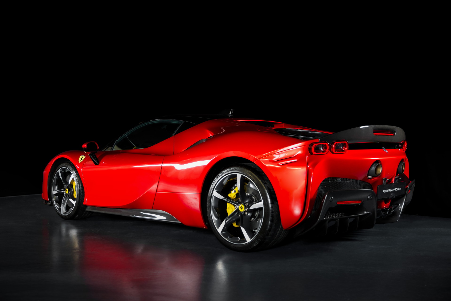 FERRARI SF90 Stradale-showroom-element-3