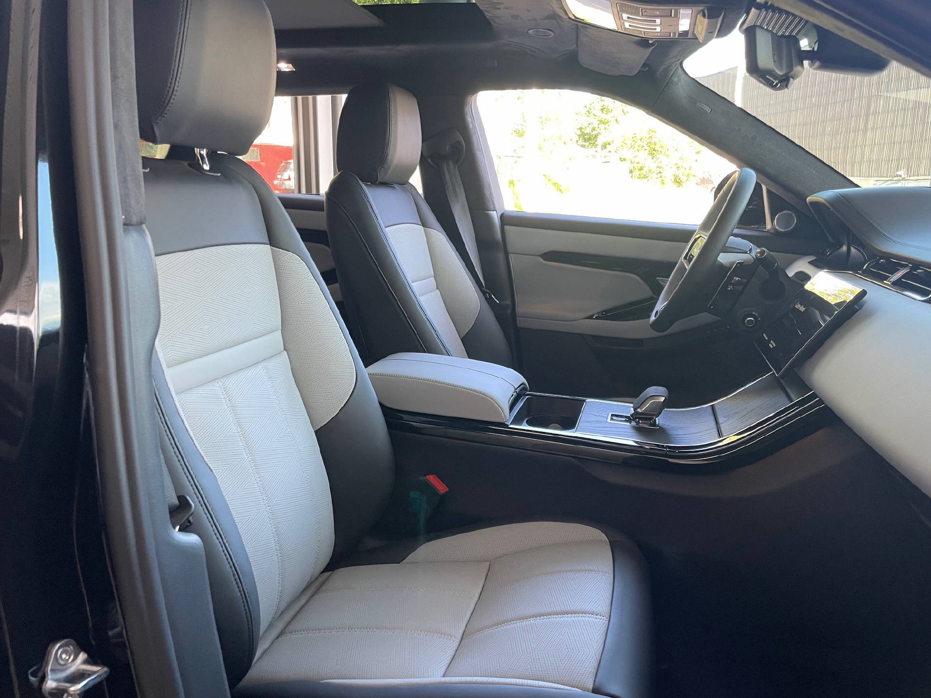 LAND ROVER Range Rover Evoque 1.5 T 300e Autobiography-image-30
