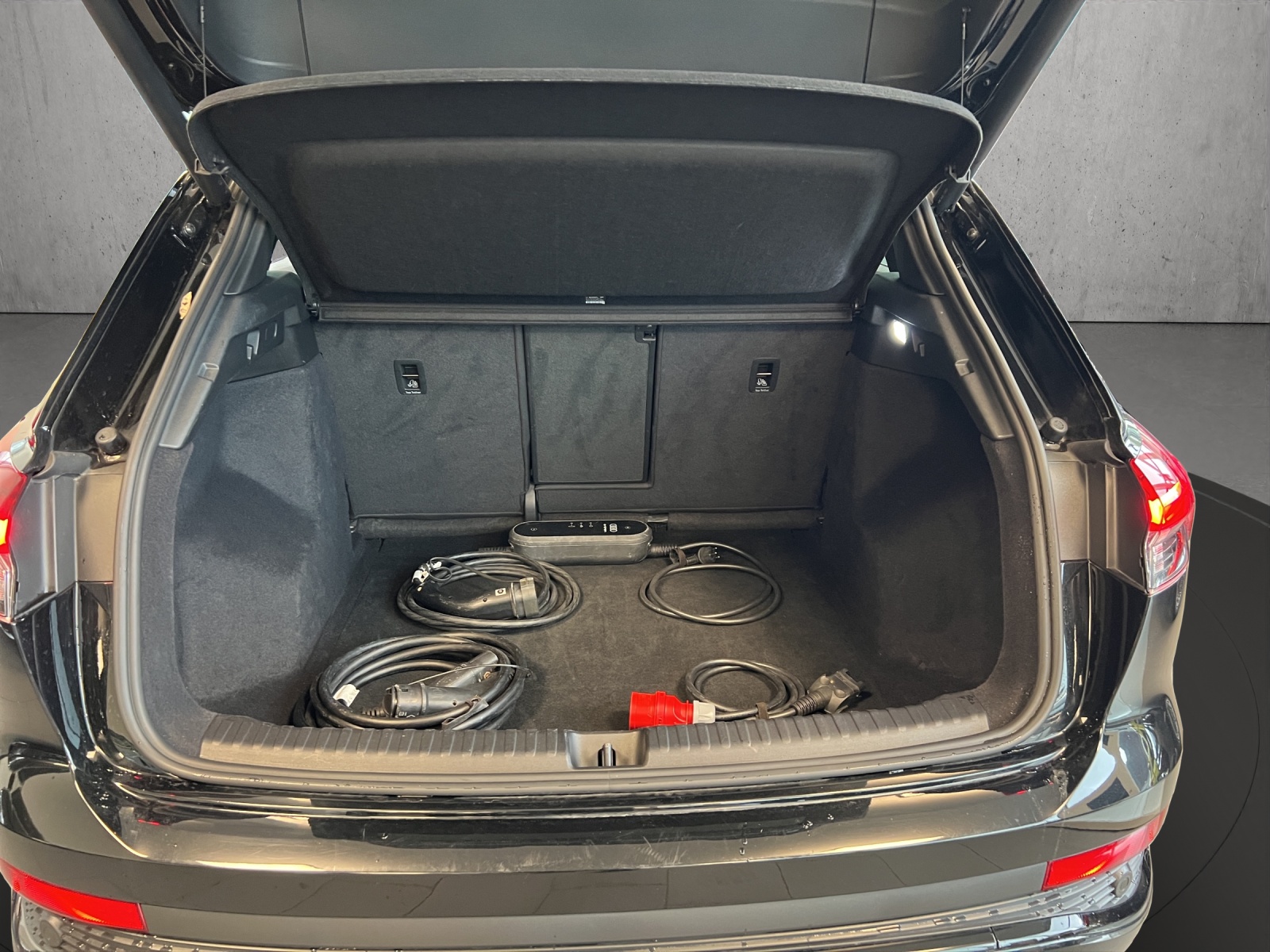 AUDI Q4 e-tron 50 quattro-image-14