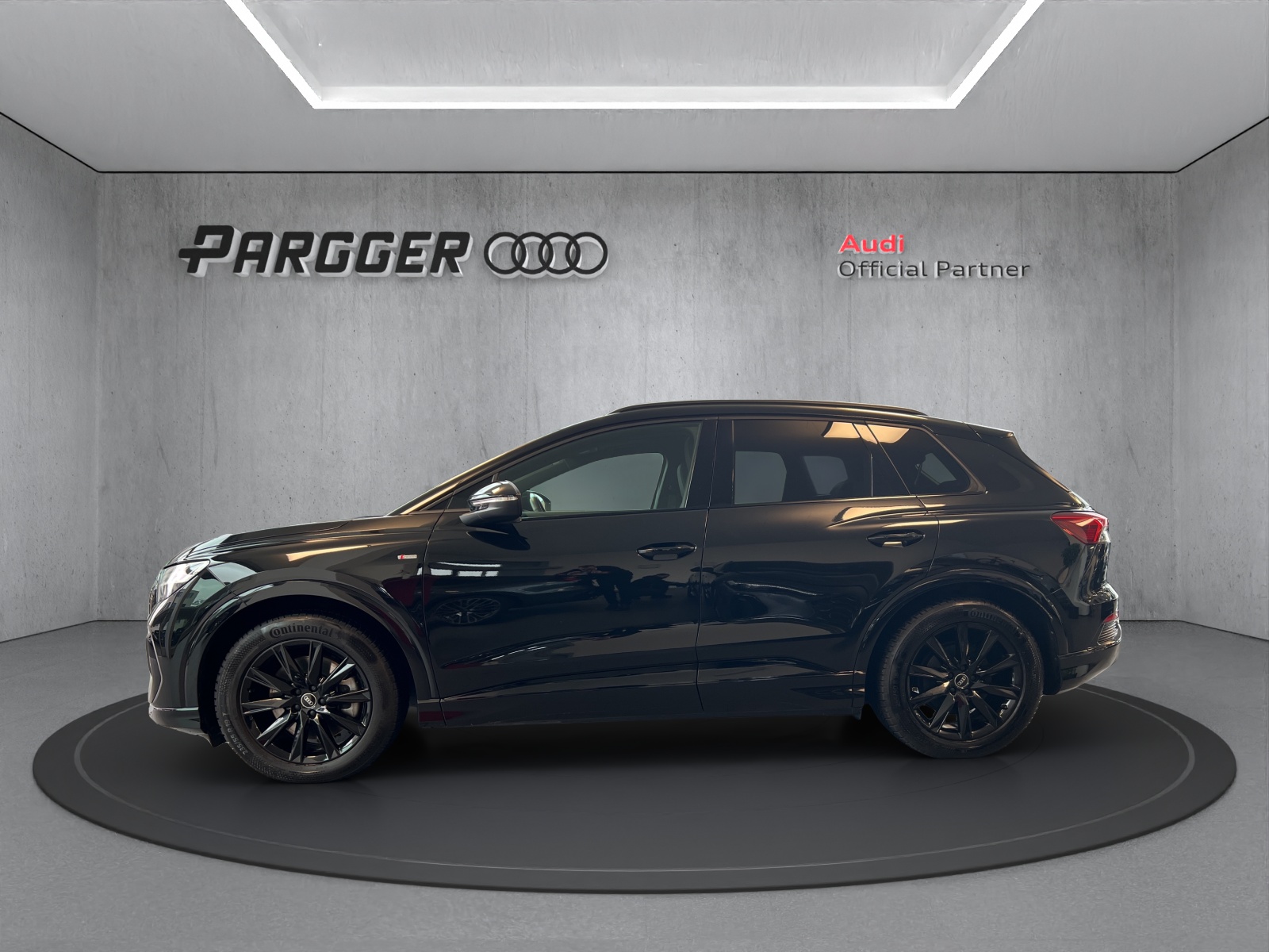 AUDI Q4 e-tron 50 quattro-showroom-element-2