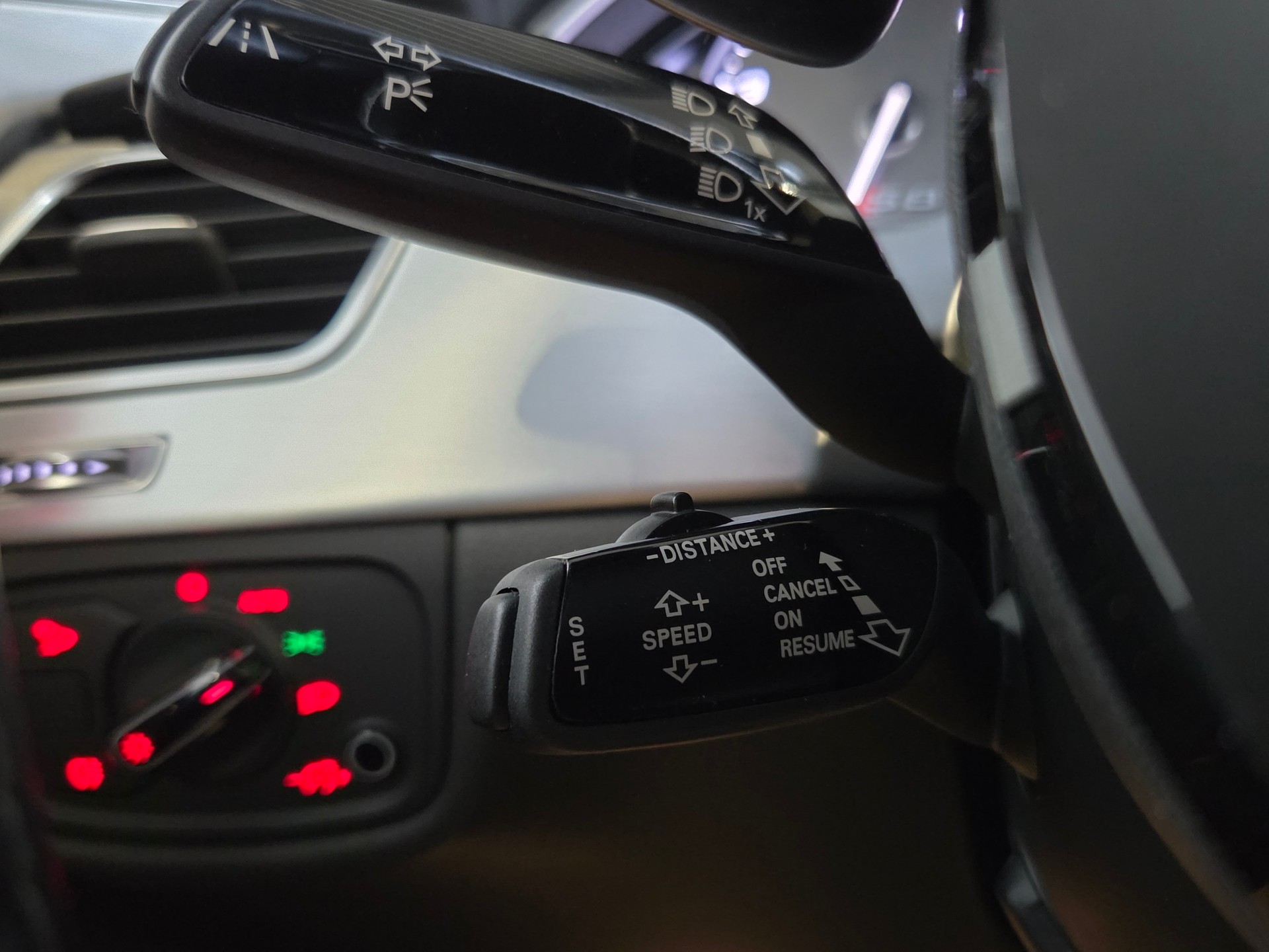AUDI S8 4.0 V8 TFSI quattro T-Tronic-image-16