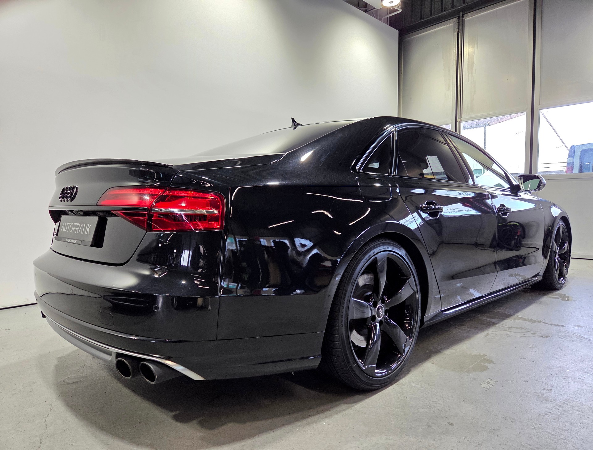 AUDI S8 4.0 V8 TFSI quattro T-Tronic-image-23