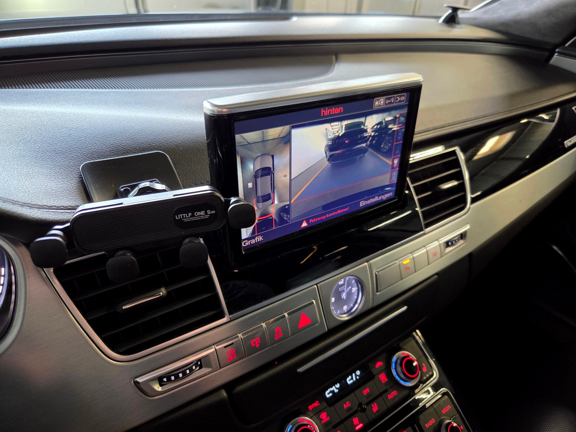 AUDI S8 4.0 V8 TFSI quattro T-Tronic-image-18
