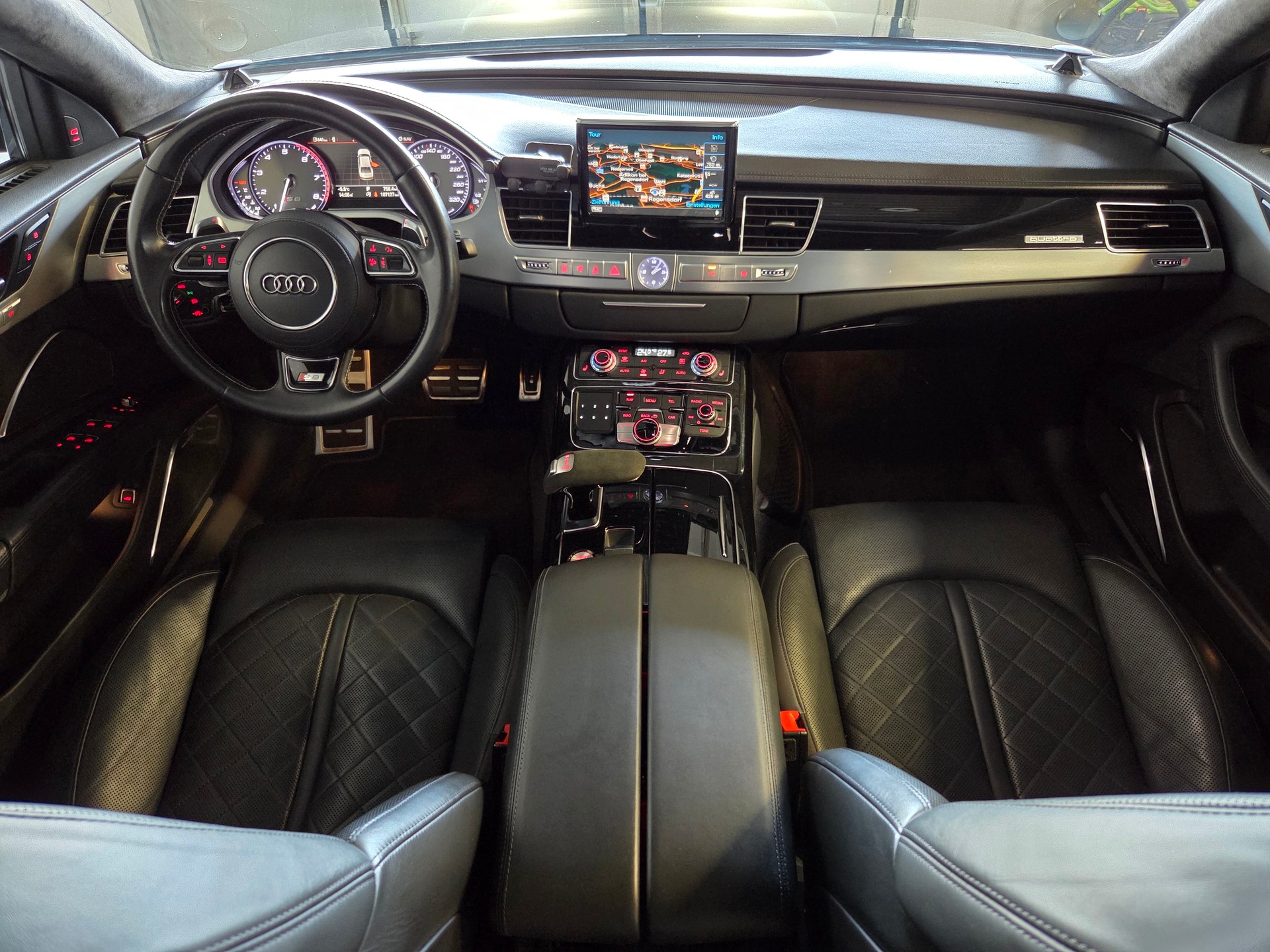 AUDI S8 4.0 V8 TFSI quattro T-Tronic-image-9