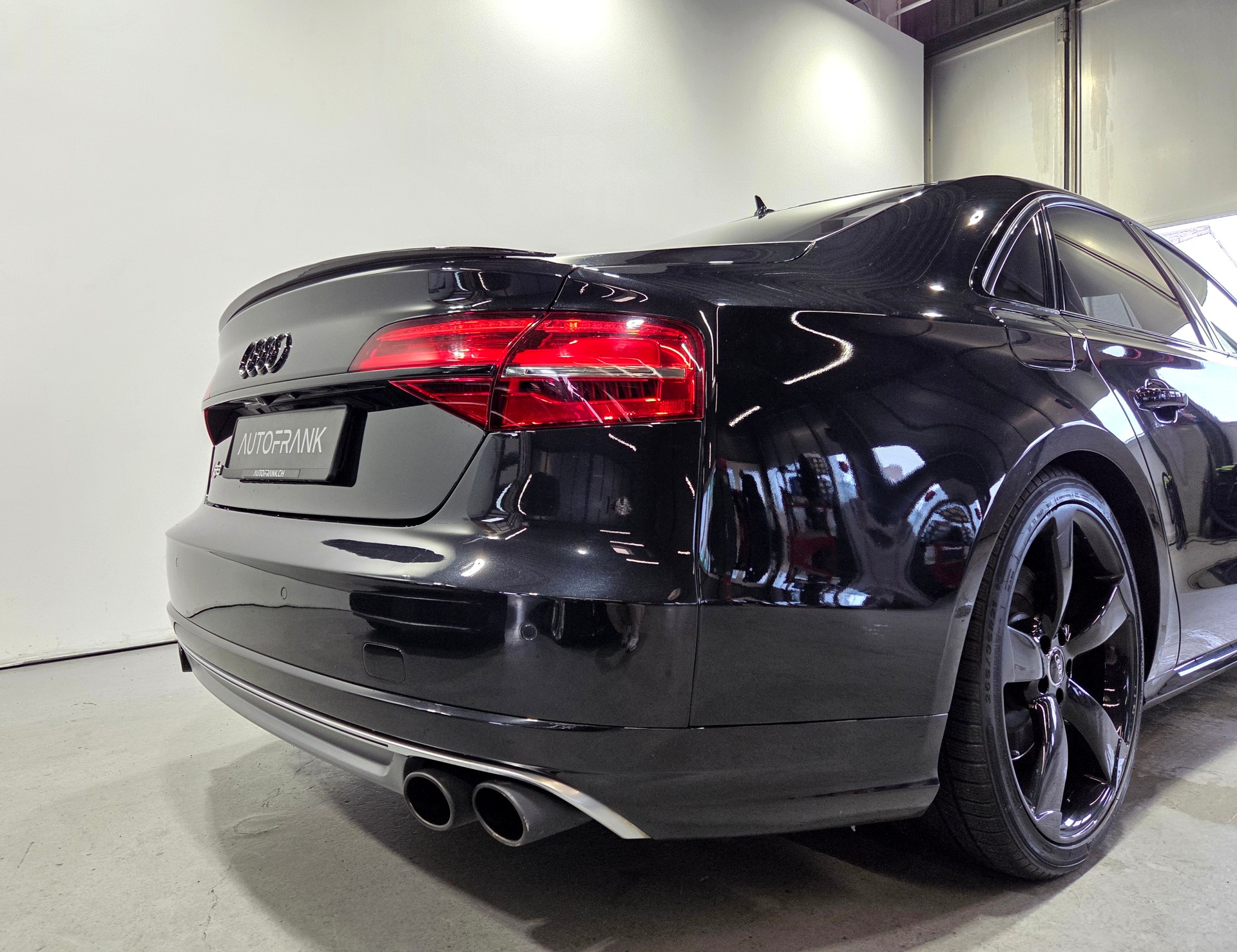 AUDI S8 4.0 V8 TFSI quattro T-Tronic-image-21