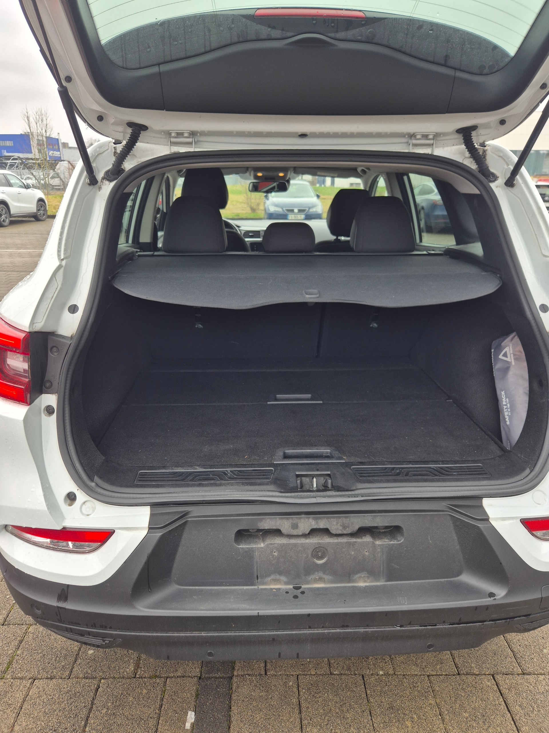 RENAULT Kadjar 1.3 16V Turbo Intens EDC-image-5