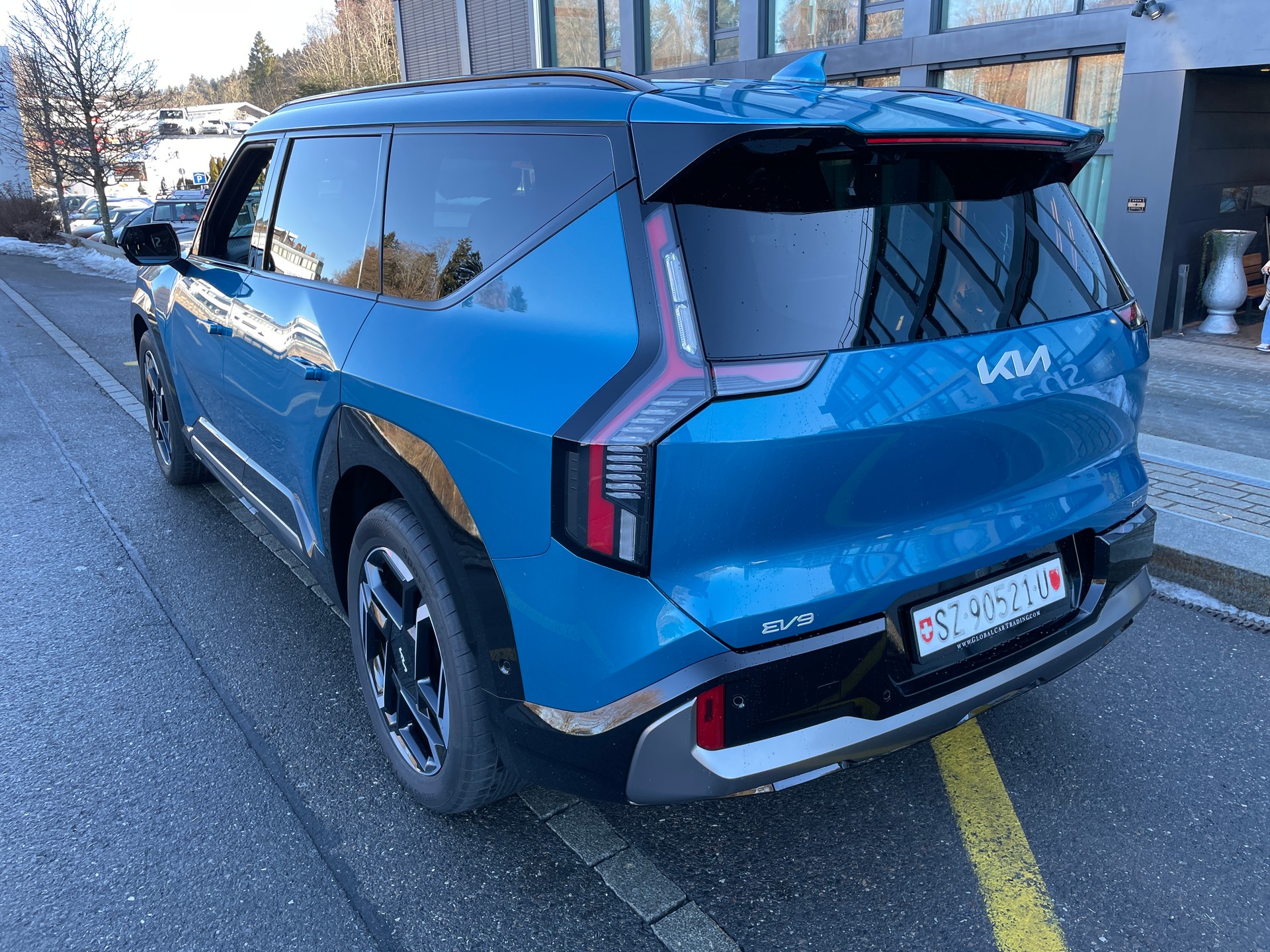 KIA EV9 99,8 kWh GT 4x4 mit Panoramaschiebedach, 7-Sitzer-image-10