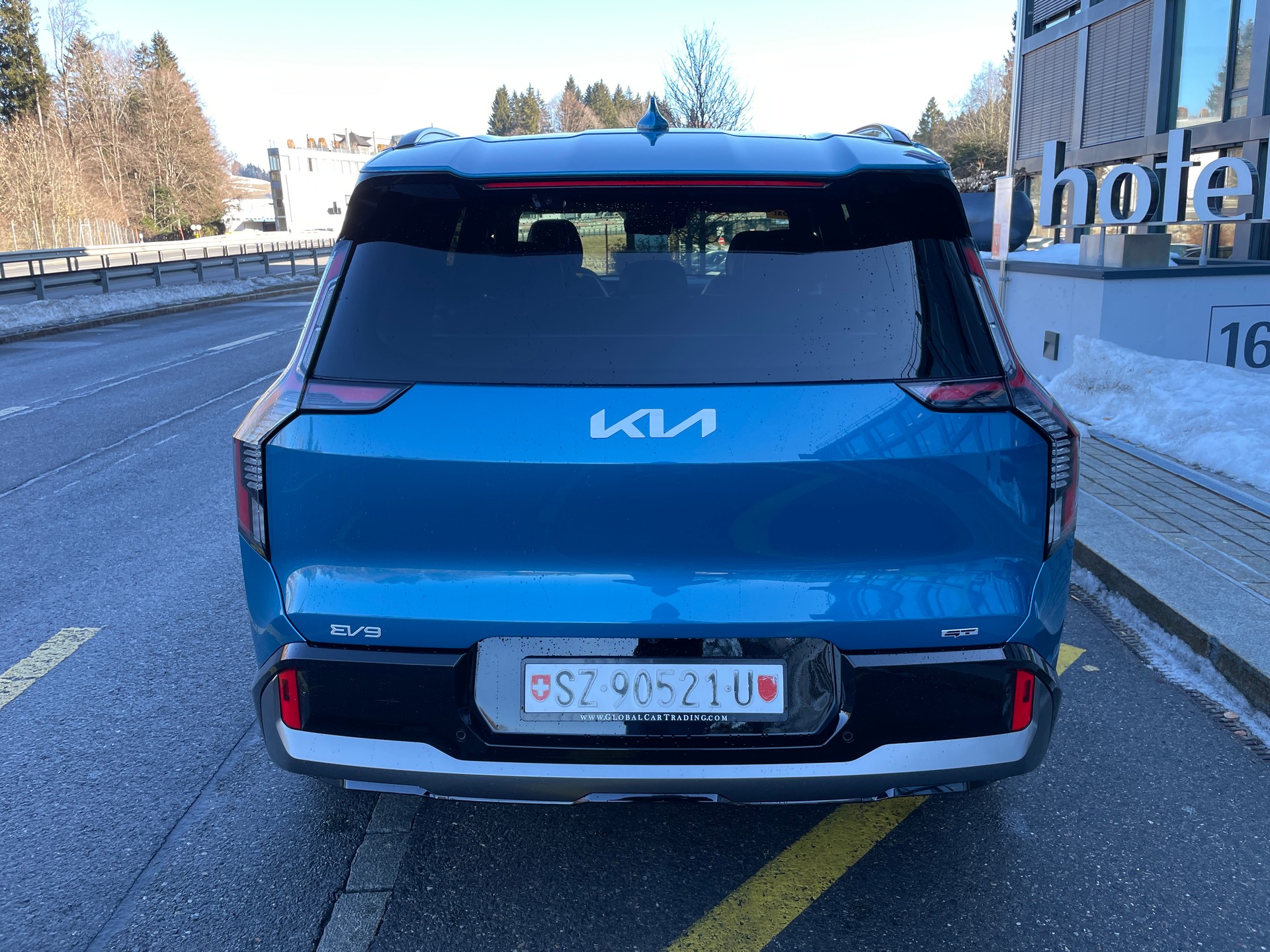 KIA EV9 99,8 kWh GT 4x4 mit Panoramaschiebedach, 7-Sitzer-image-5