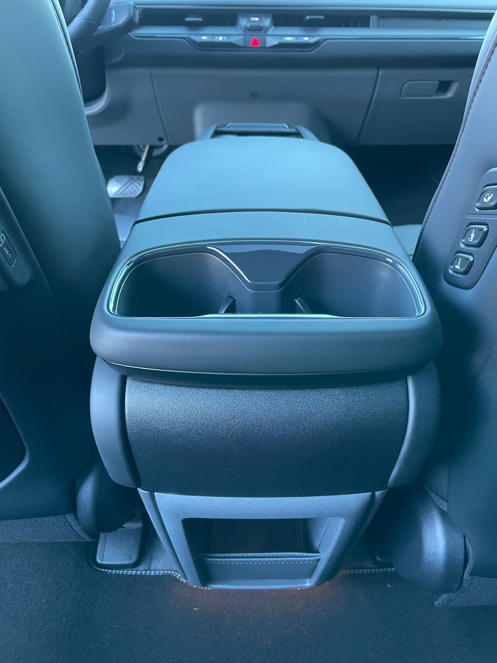 KIA EV9 99,8 kWh GT 4x4 mit Panoramaschiebedach, 7-Sitzer-image-21