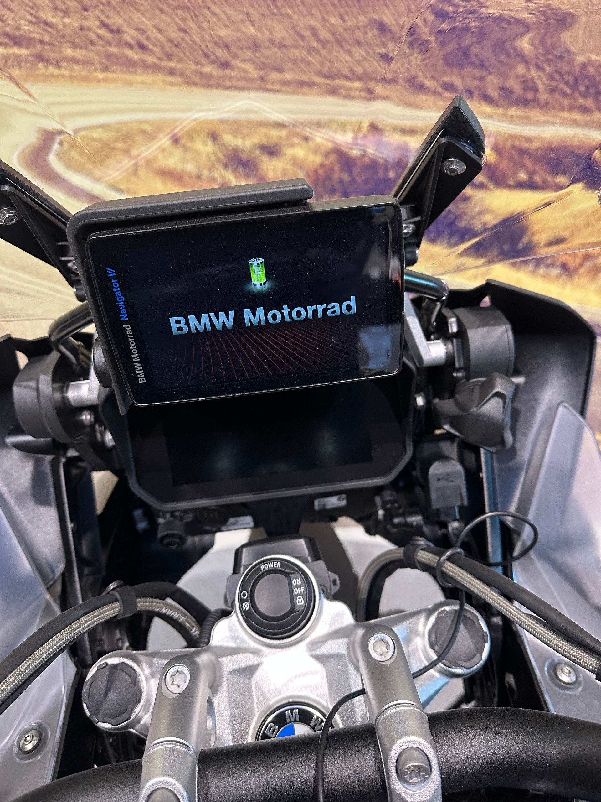 BMW R 1250 GS Adventure Triple Black LeoVince Auspuff mit Navi-image-10