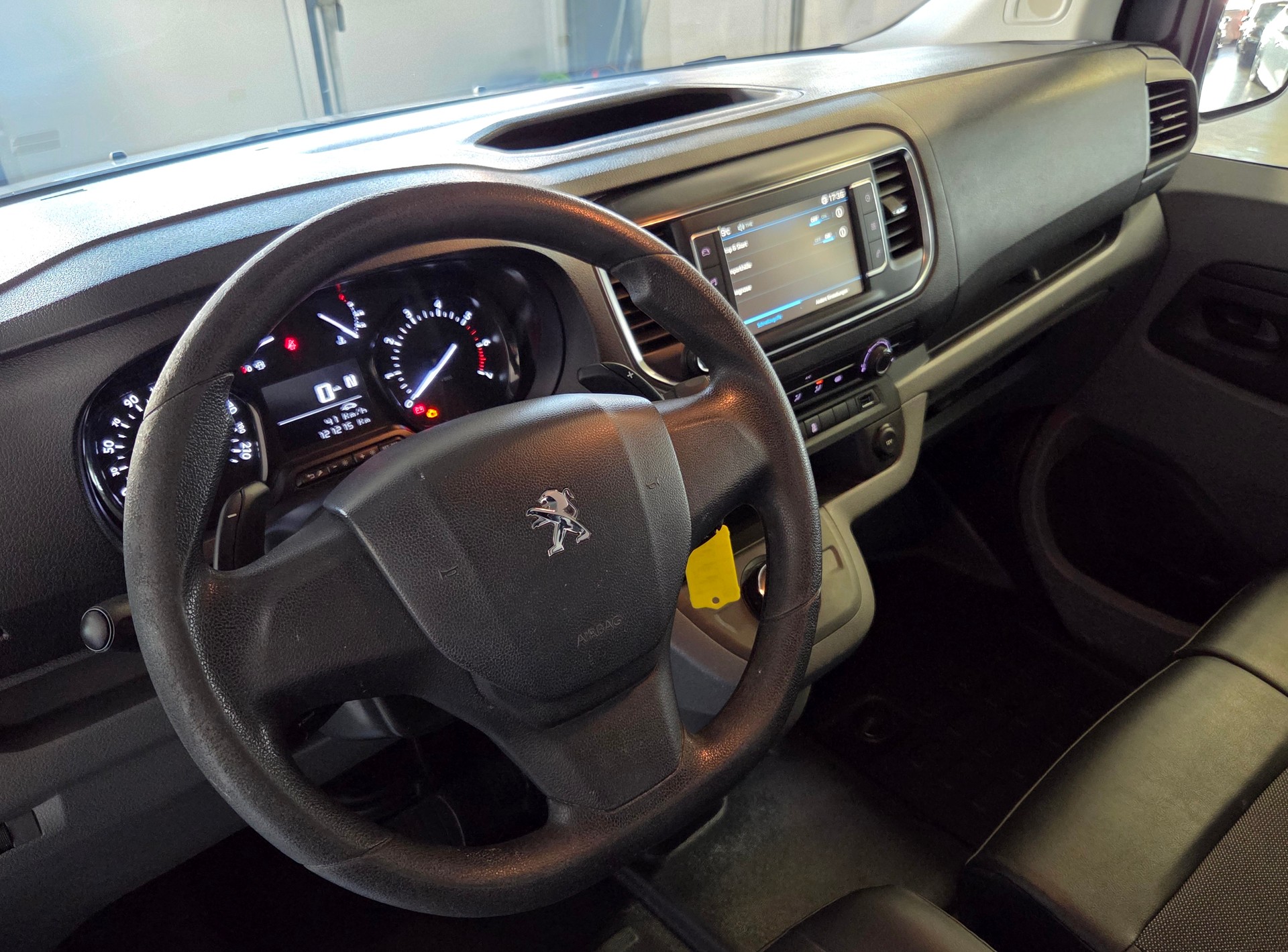 PEUGEOT Expert Kaw. Standard 1.6 BlueHDi 95 Allure S/S-image-9