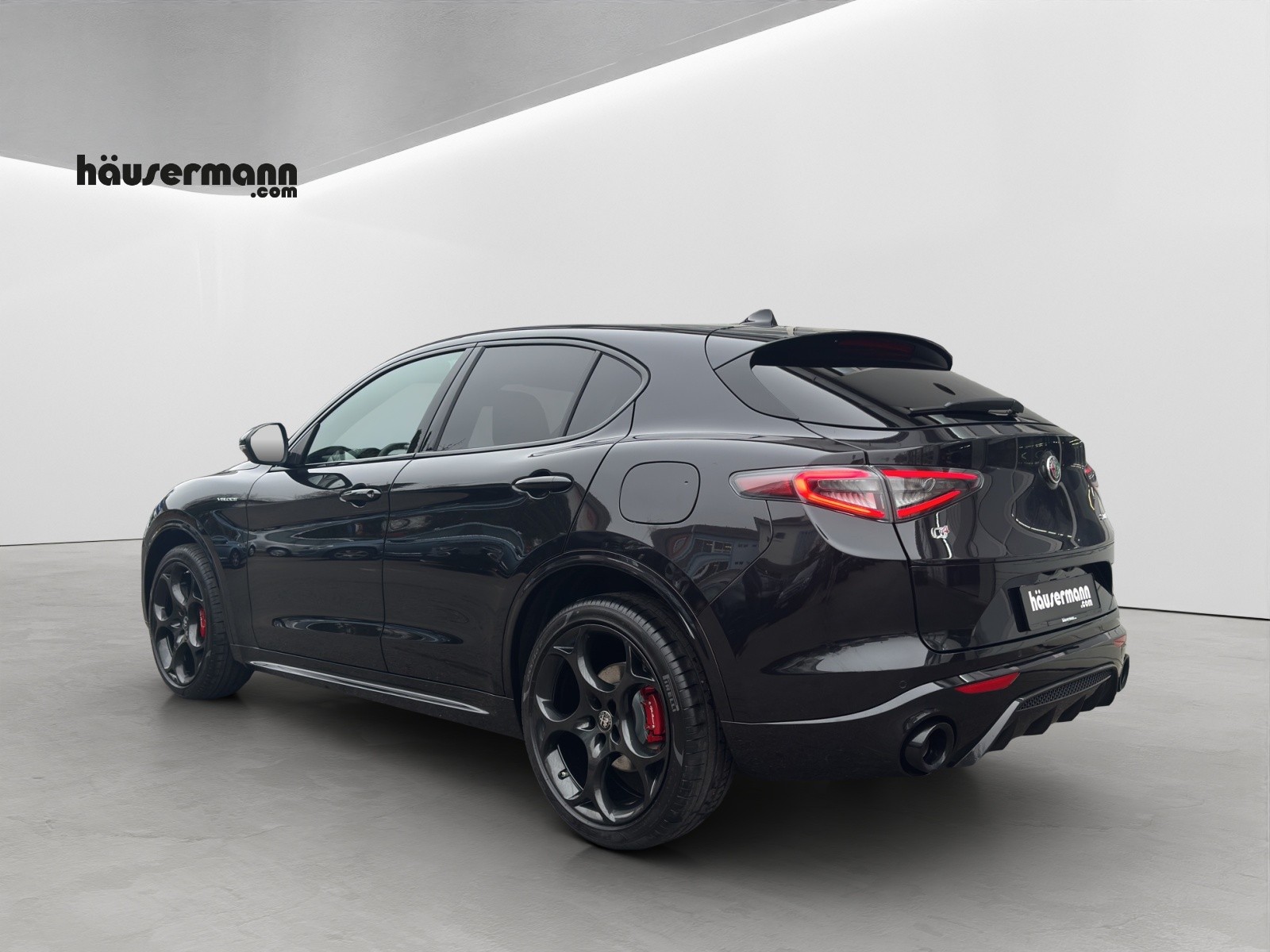 ALFA ROMEO Stelvio 2.0 Q4 280 Veloce-showroom-element-3