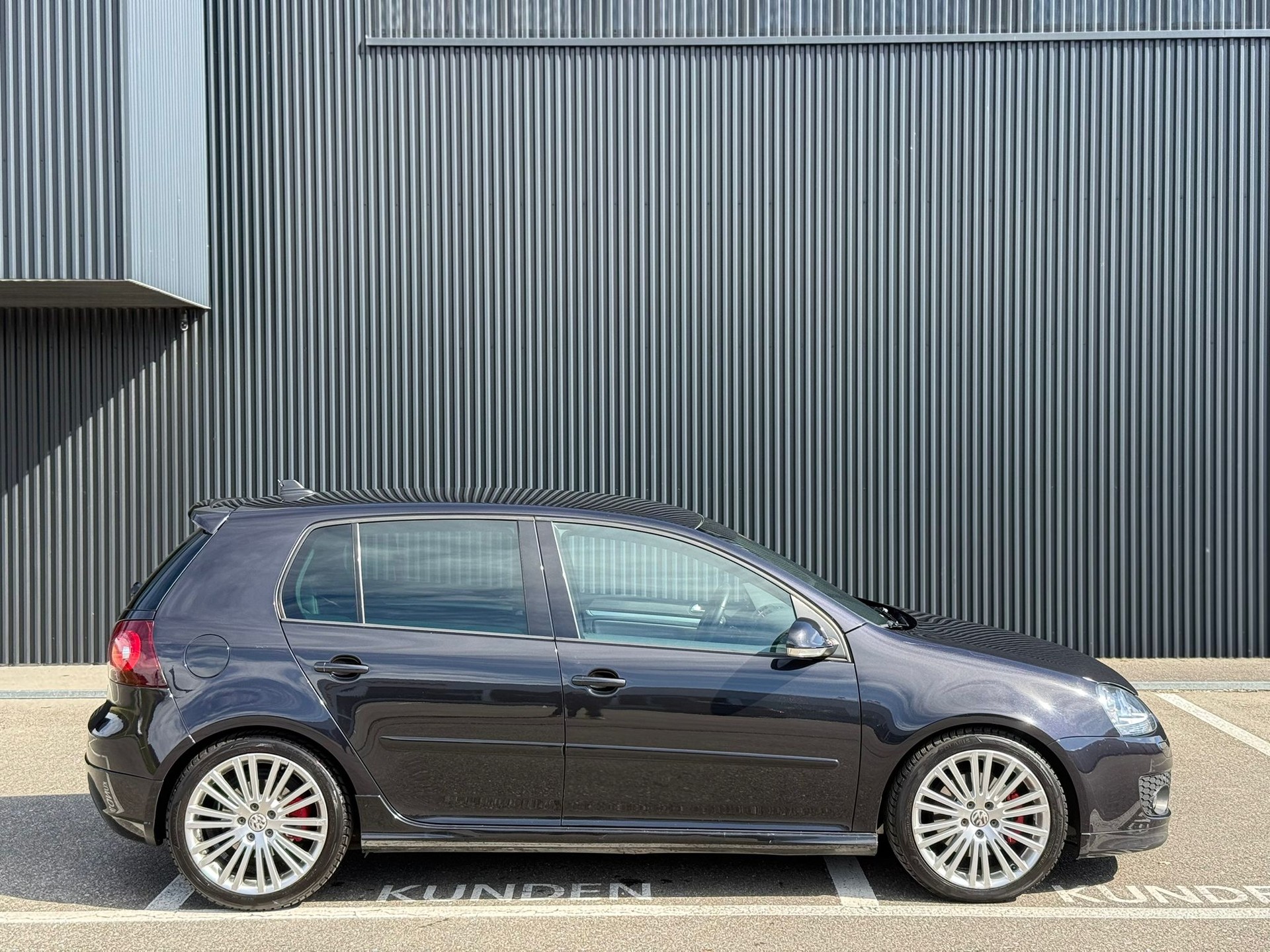 VW Golf 2.0 TFSI GTI Pirelli-image-3