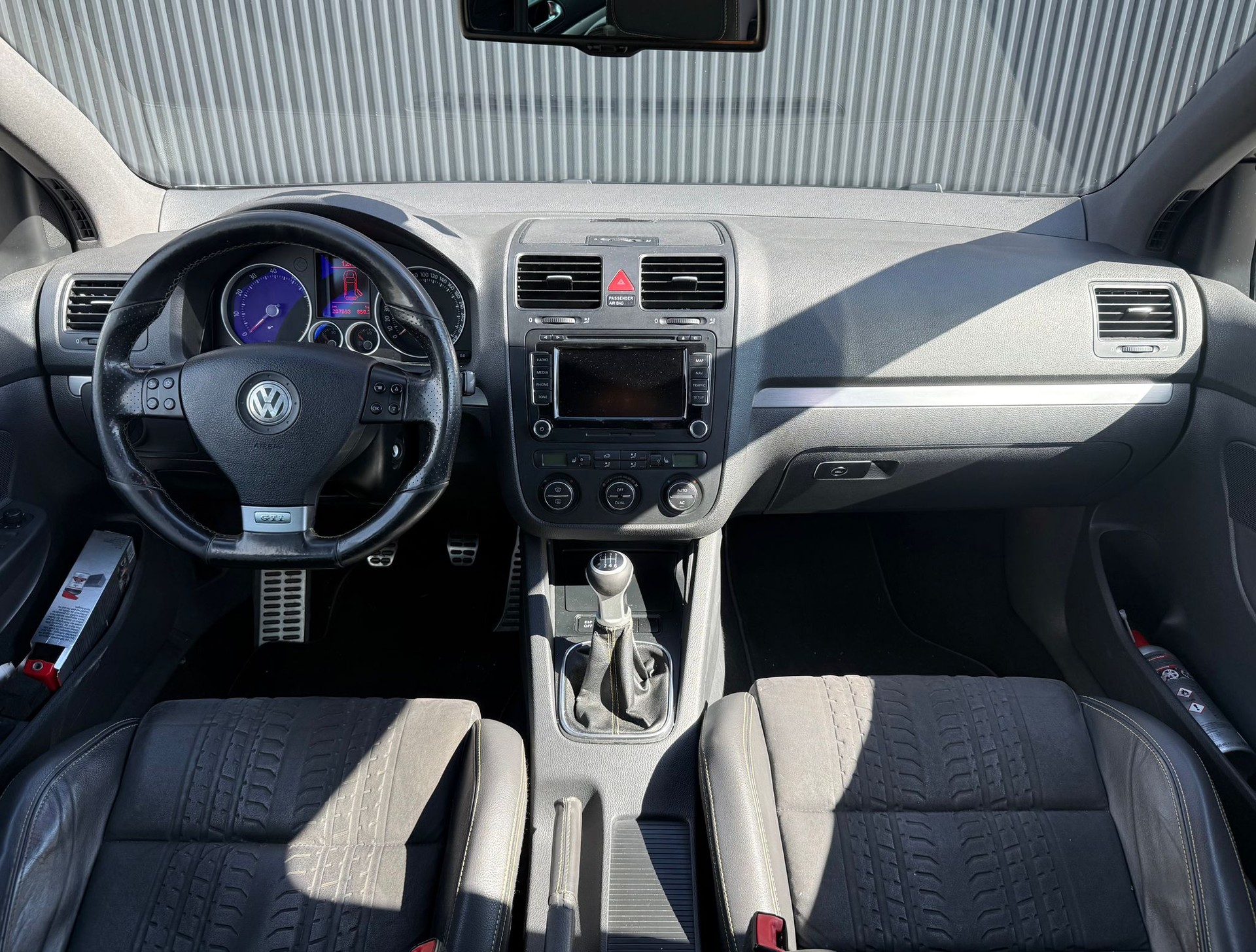 VW Golf 2.0 TFSI GTI Pirelli-image-12